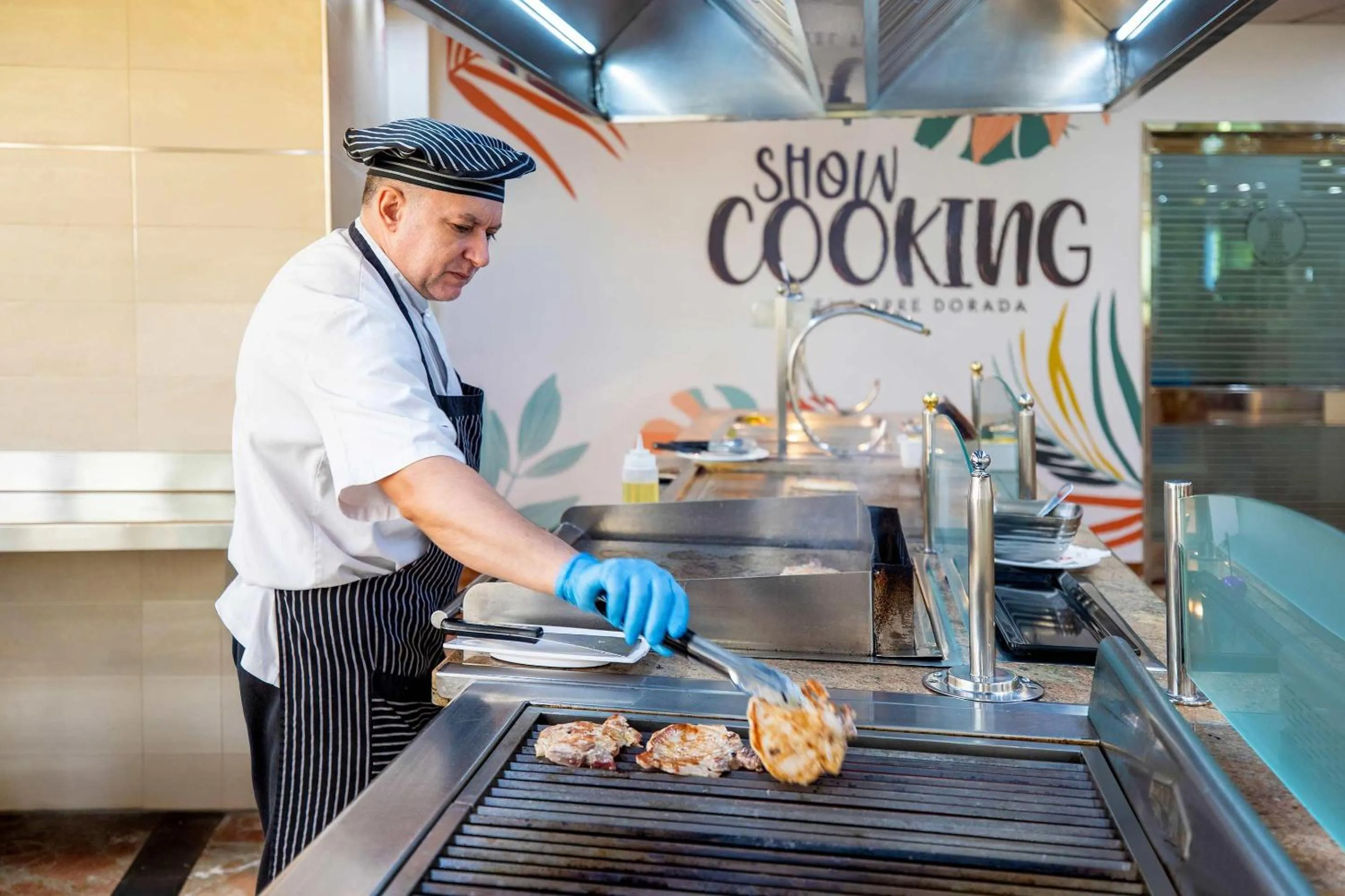 Restaurant/places to eat in Hotel Servigroup Torre Dorada