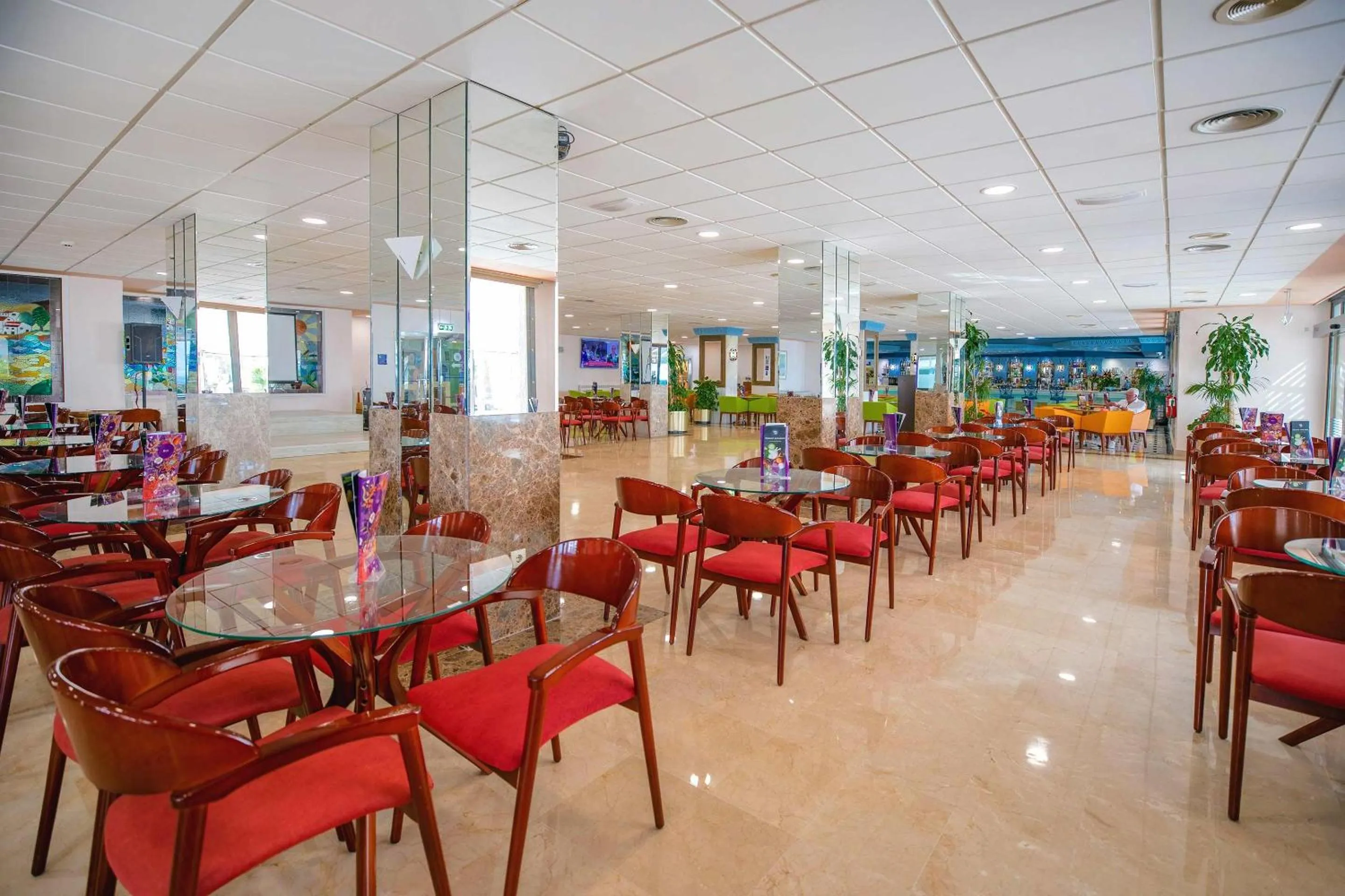 Lounge or bar in Hotel Servigroup La Zenia 4 Sup