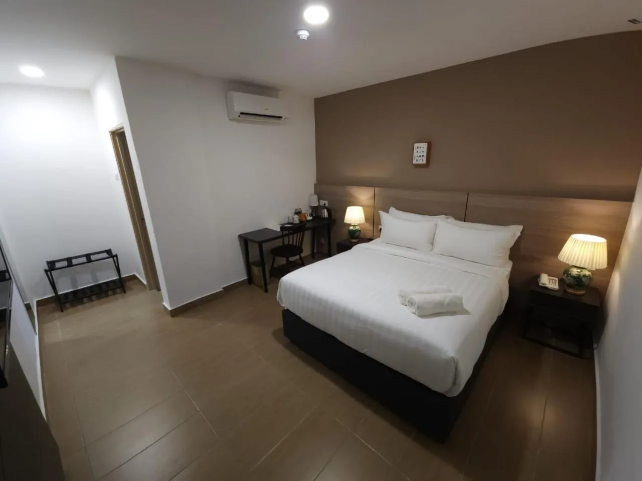 Bedroom, Bed in Yu Hotel Chinatown