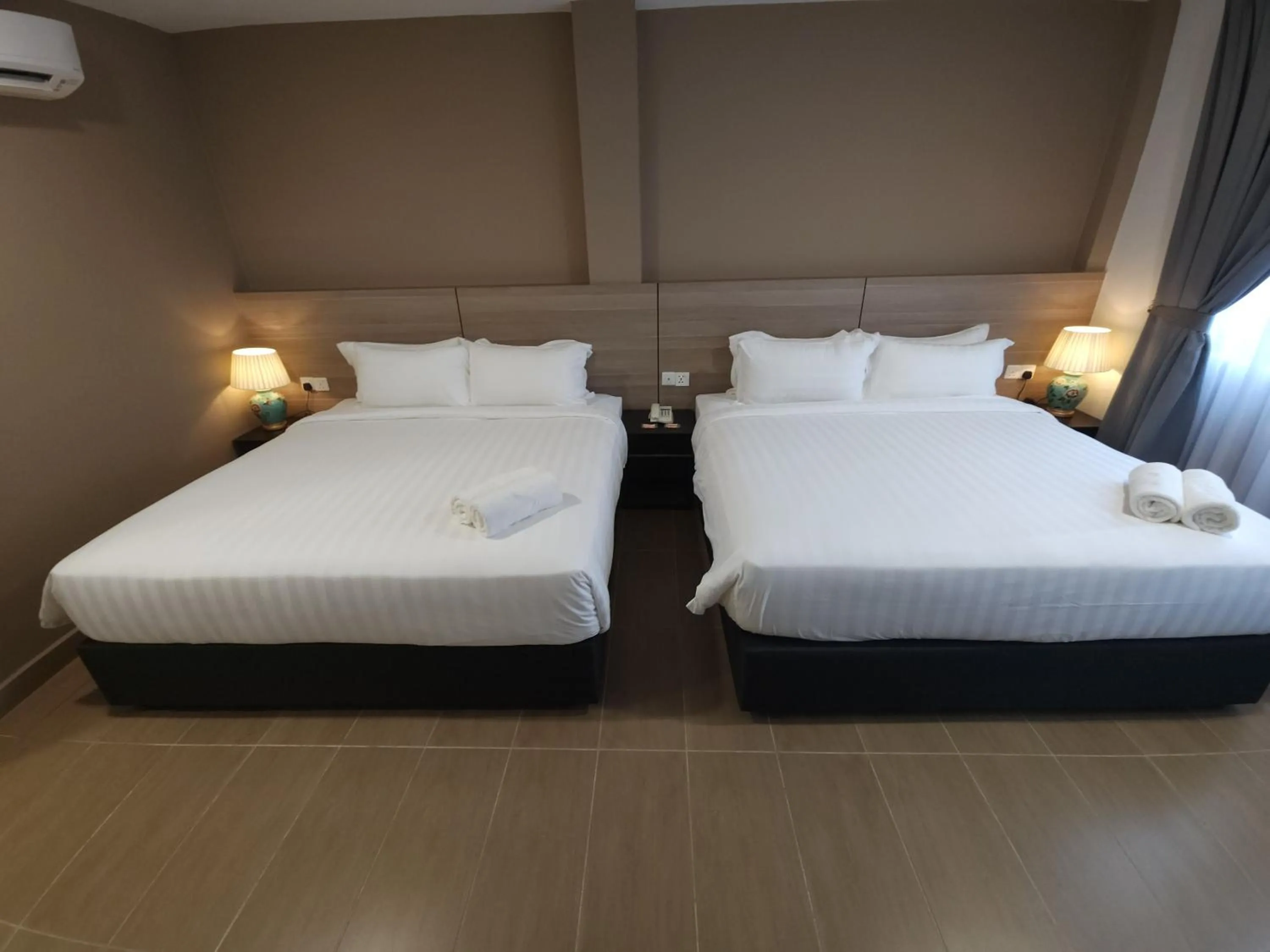 Bed in Yu Hotel Chinatown