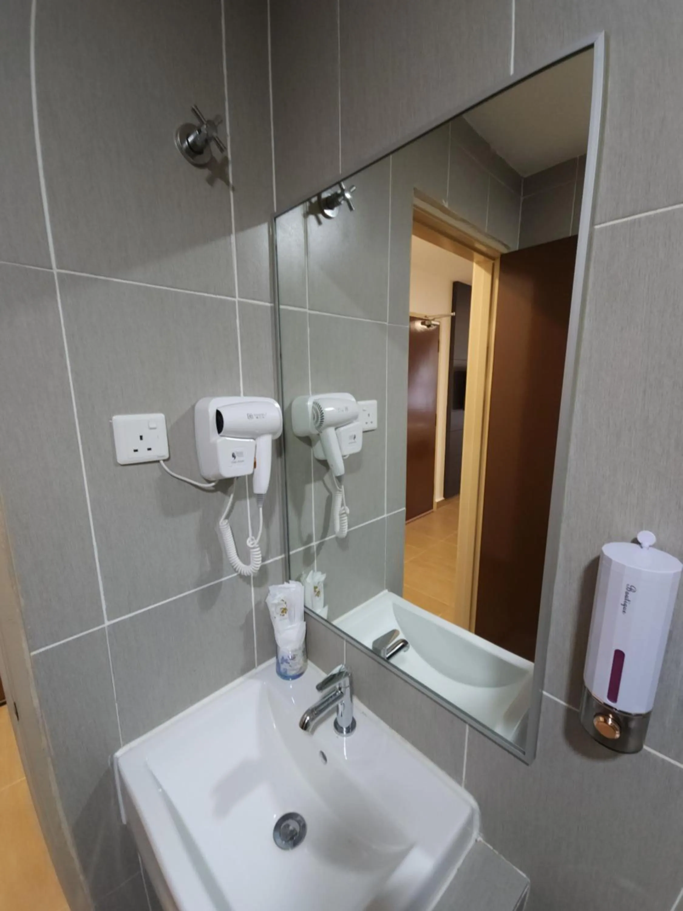 Bathroom in Yu Hotel Chinatown