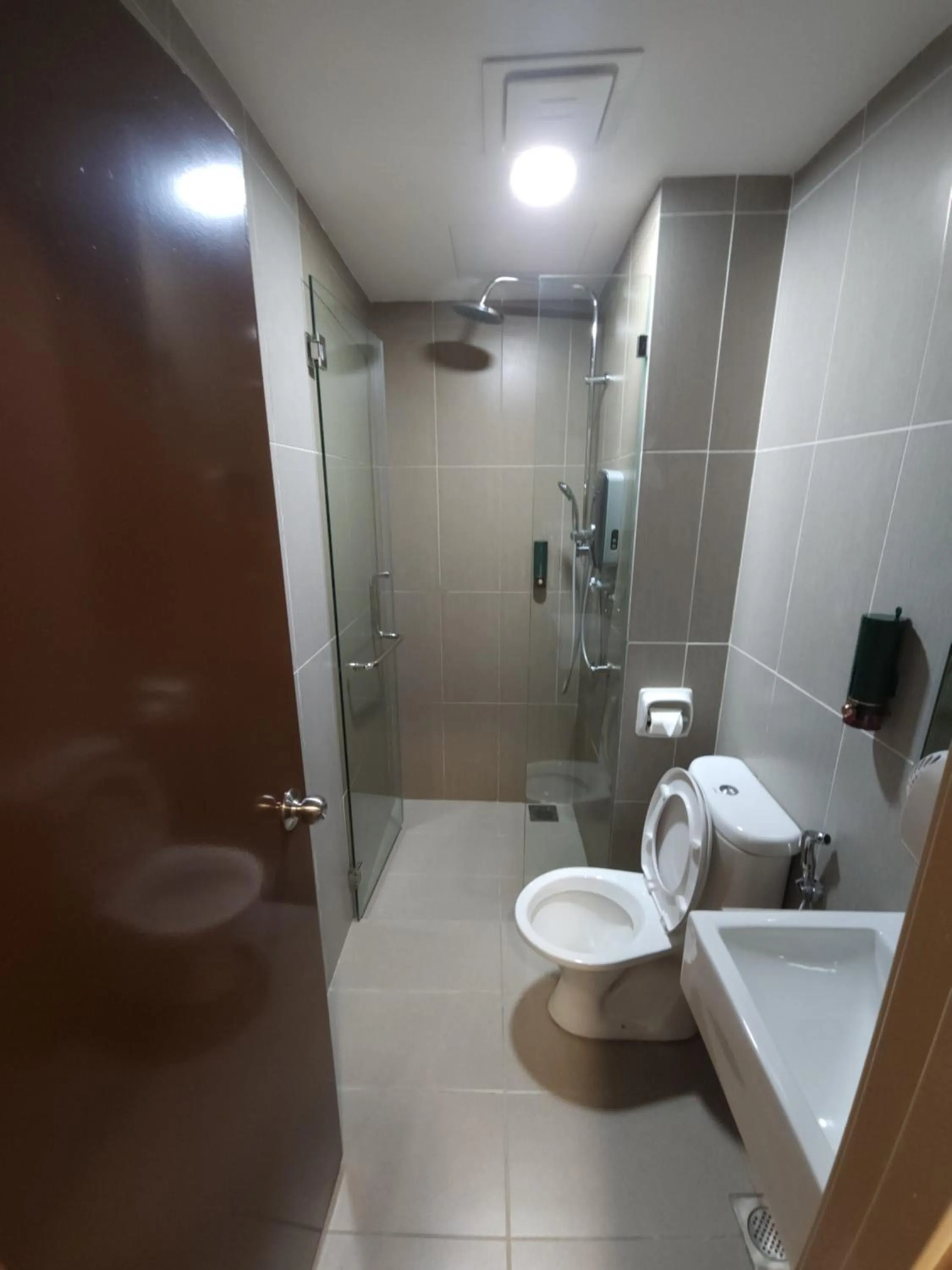 Bathroom in Yu Hotel Chinatown