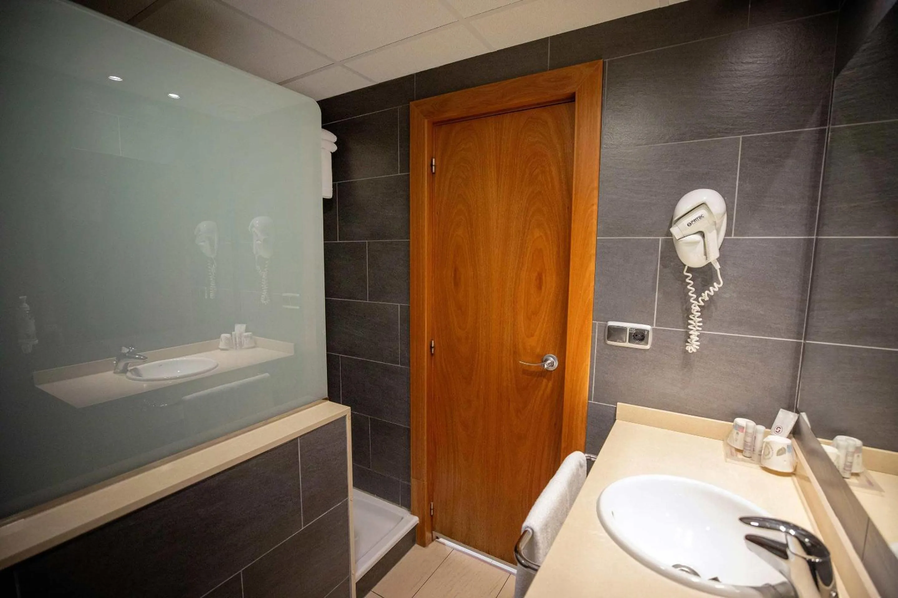 Bathroom in Hotel Servigroup Papa Luna 4 Sup