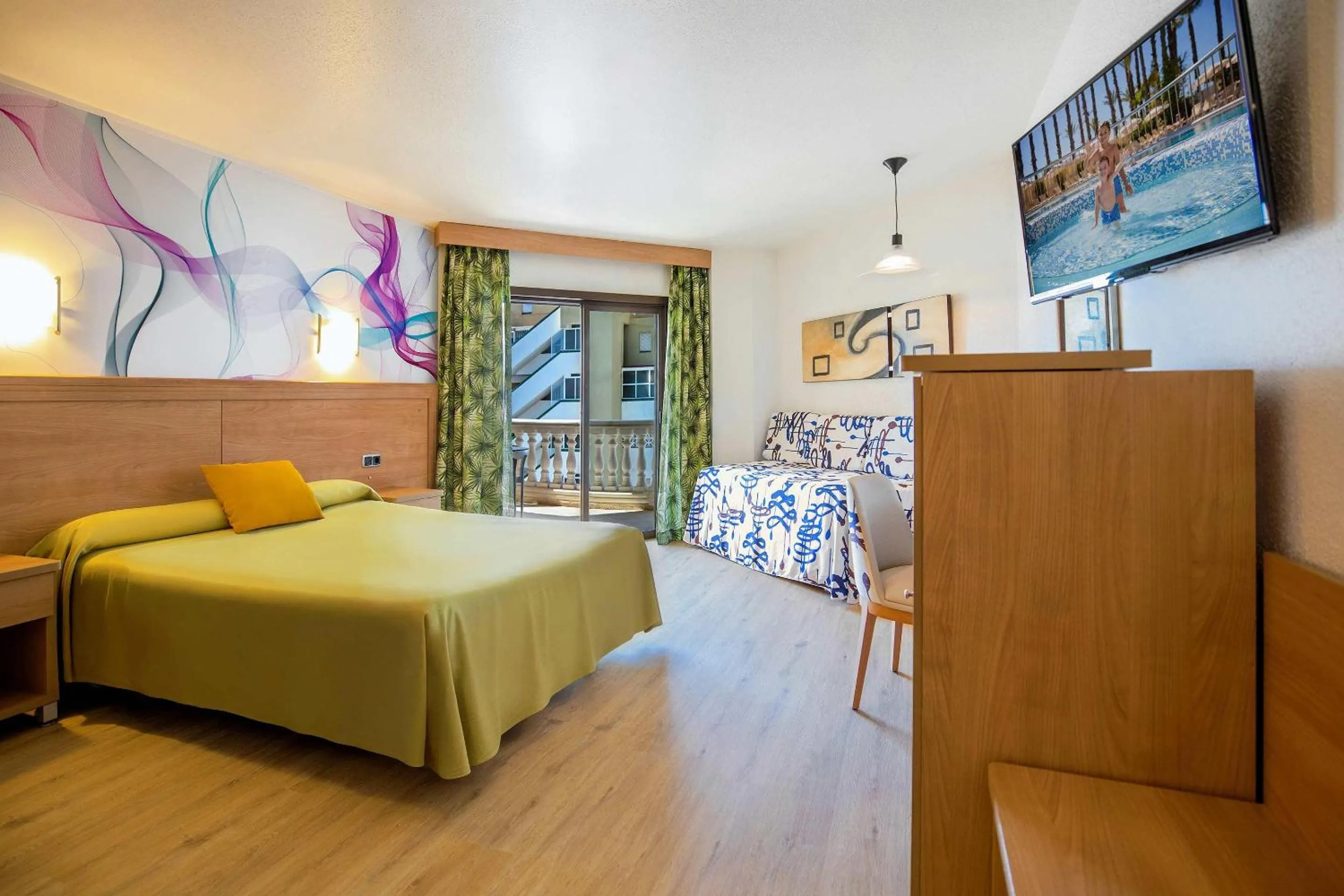 Superior Double or Twin Room in Hotel Servigroup Papa Luna 4 Sup