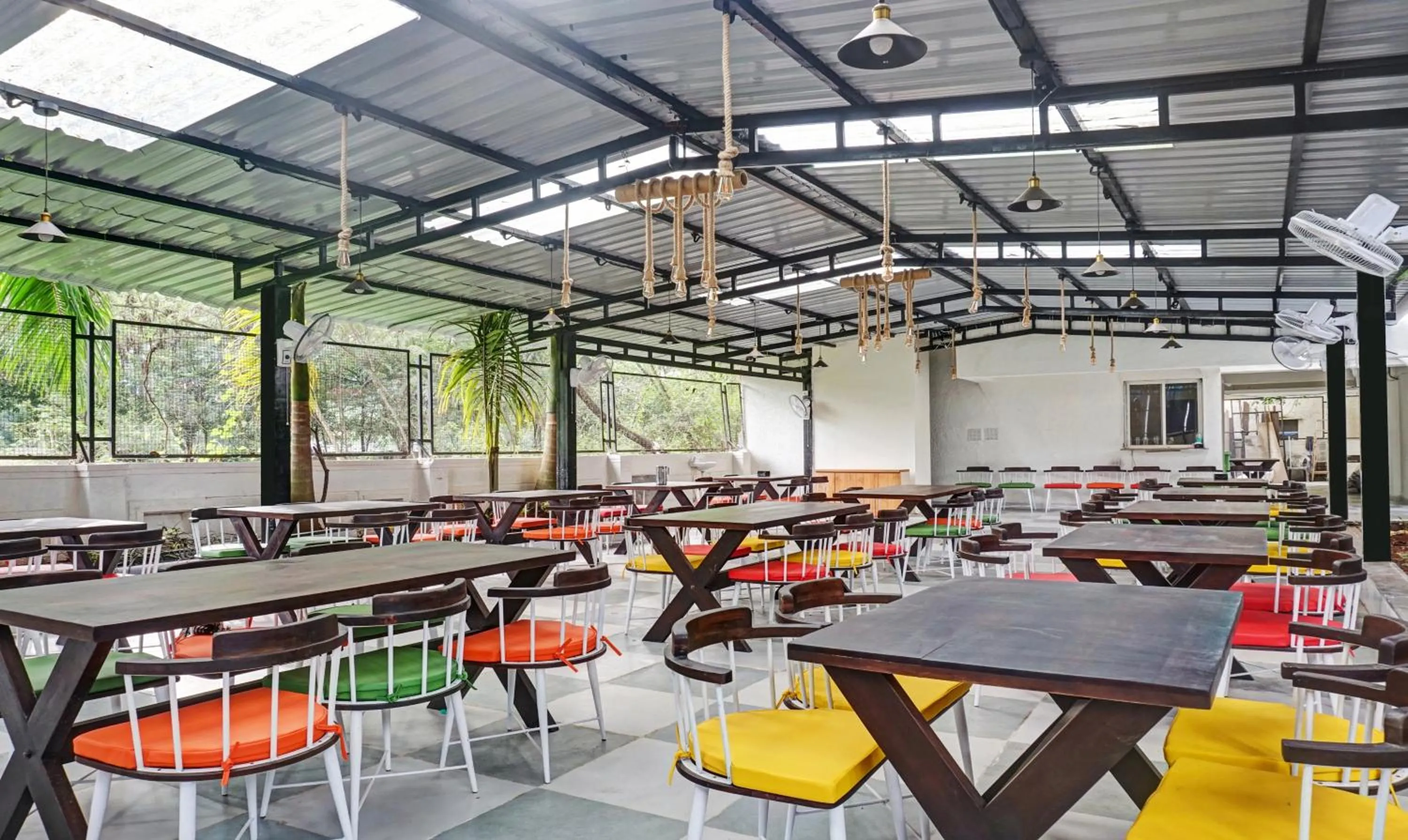 Restaurant/places to eat in Treebo Tulip