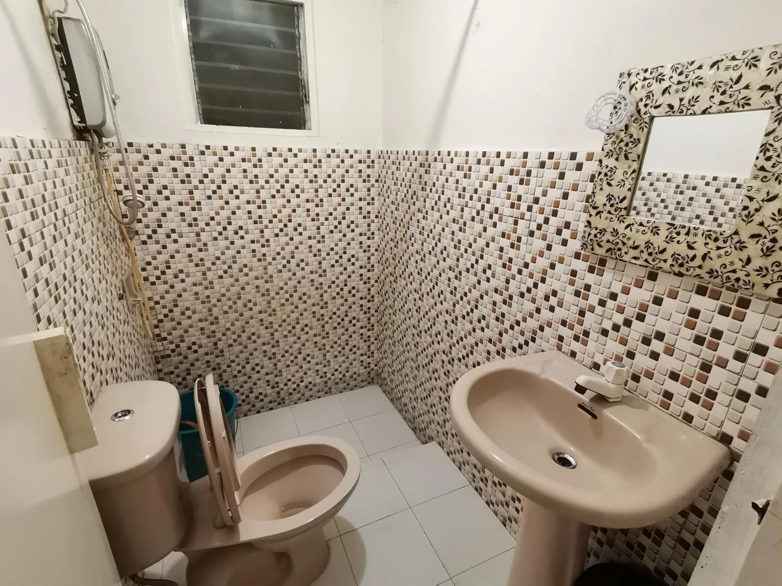 Coron town travellers inn