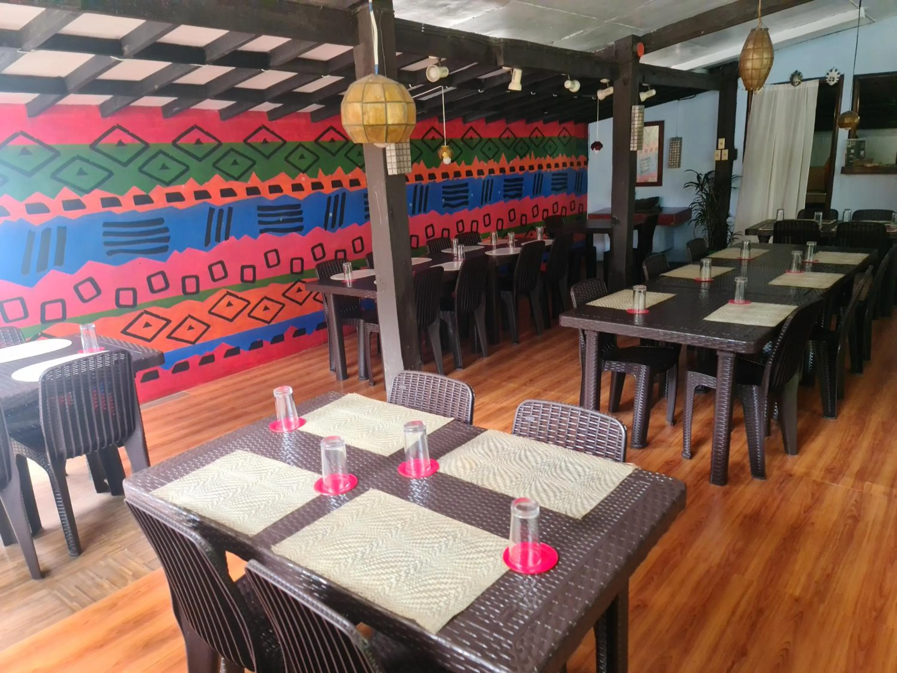 Restaurant/places to eat in Coron town travellers inn