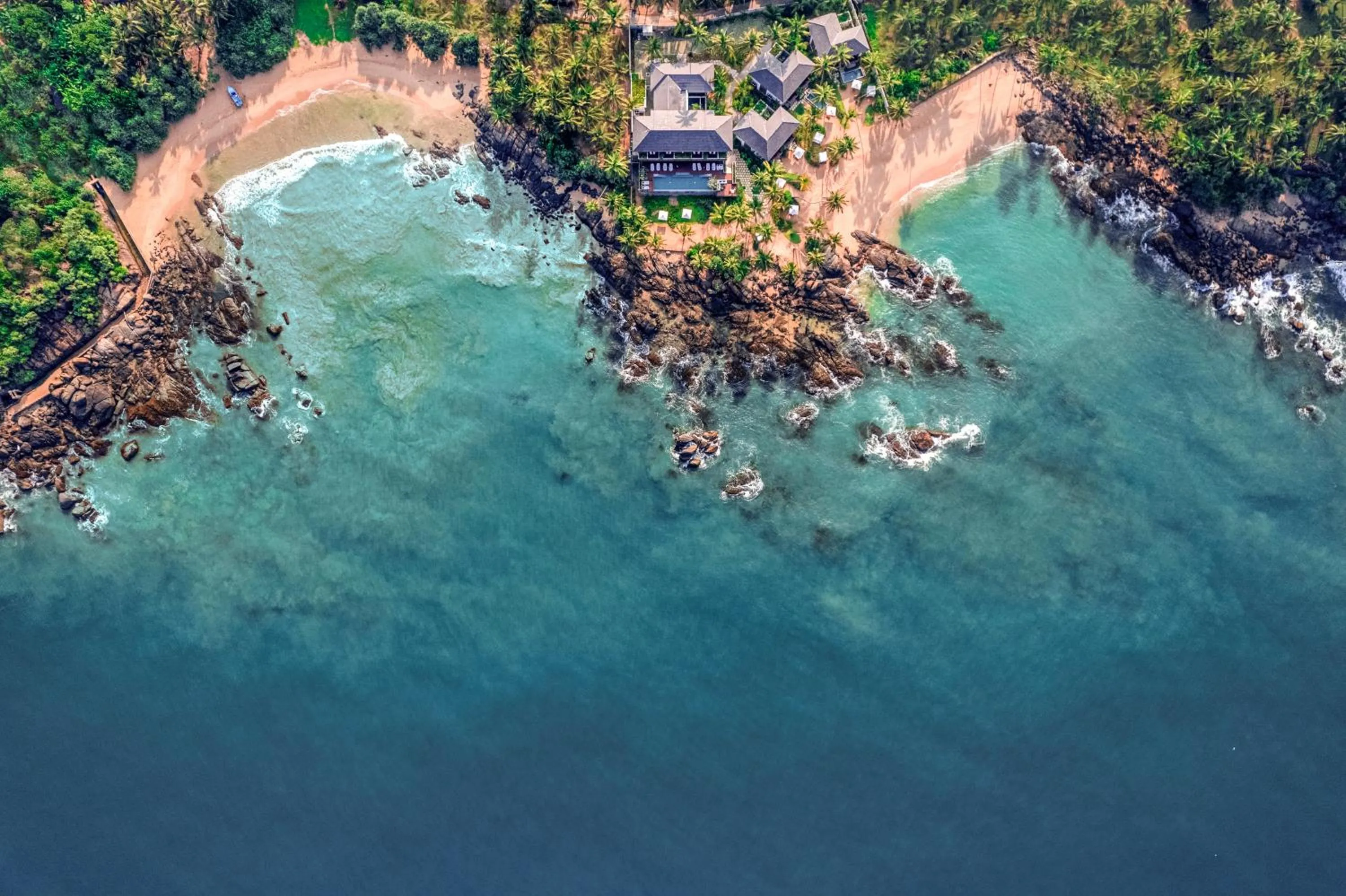 Bird's eye view in Ahu Bay