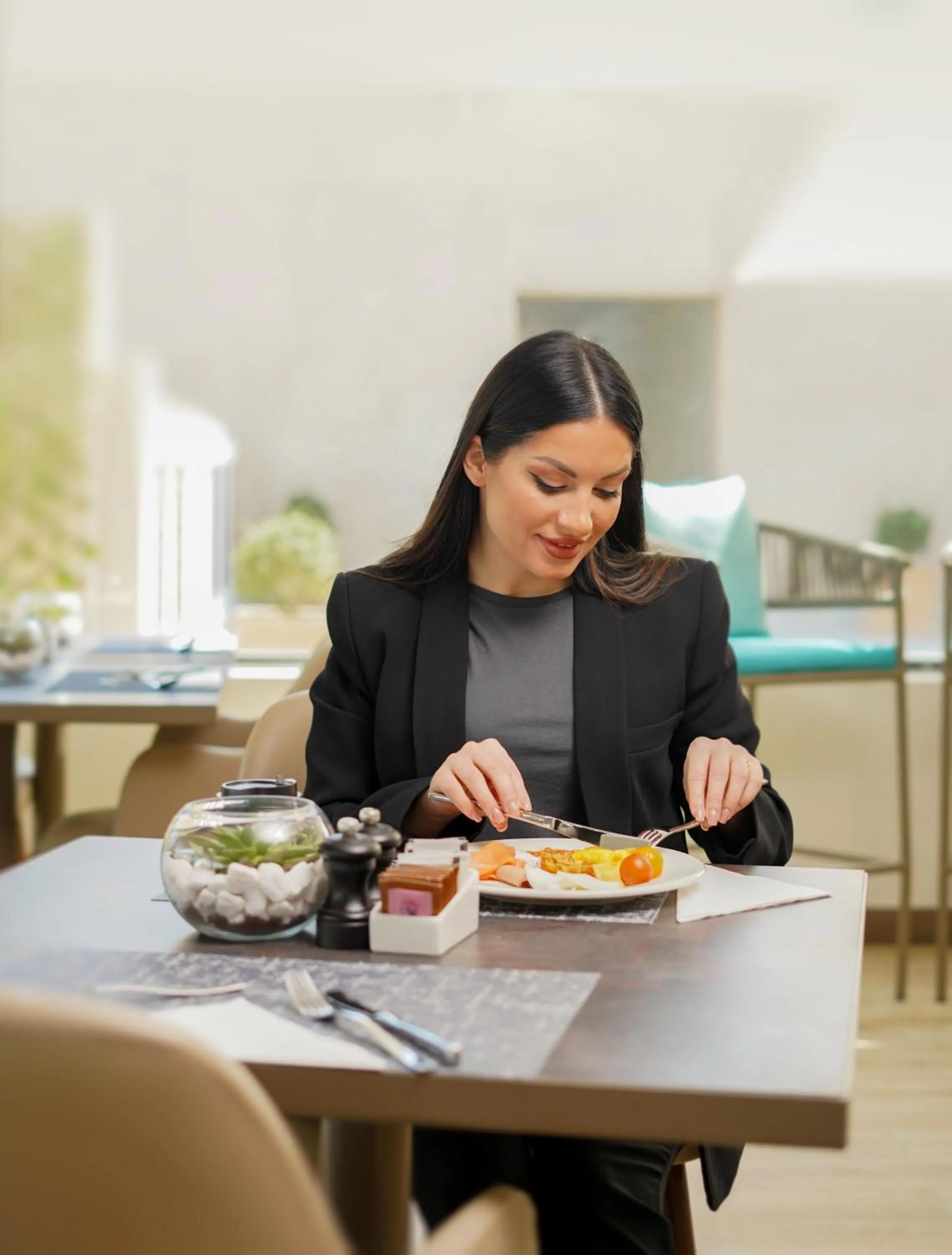 Restaurant/places to eat in La Maison Hotel Doha