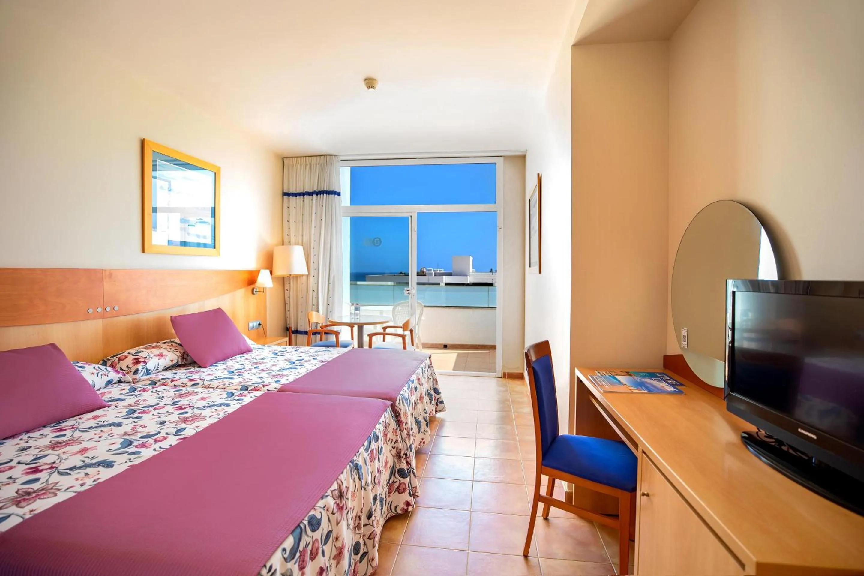 Photo of the whole room, Bed in Hotel Servigroup Marina Playa