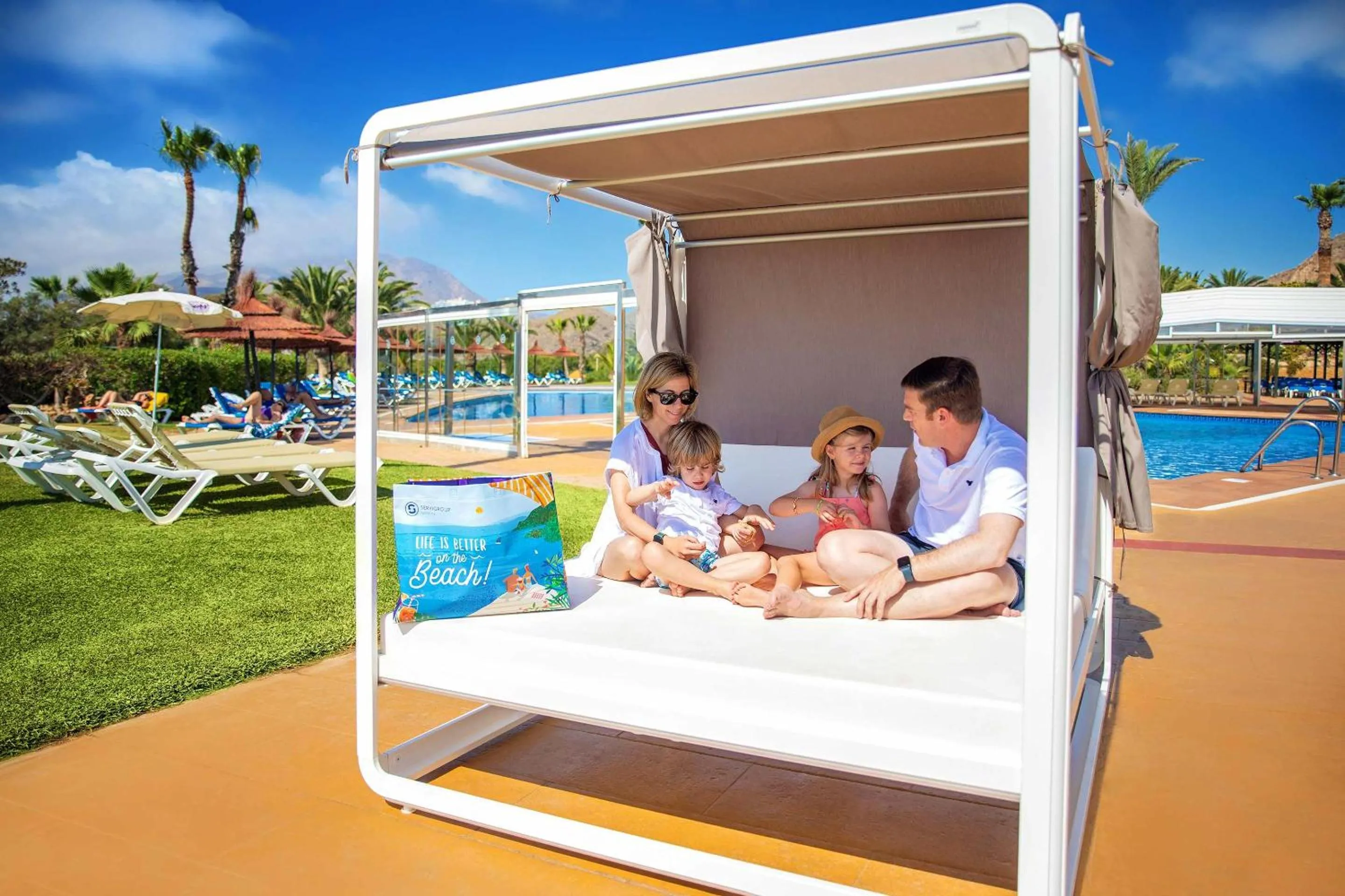 Solarium in Hotel Servigroup Marina Playa