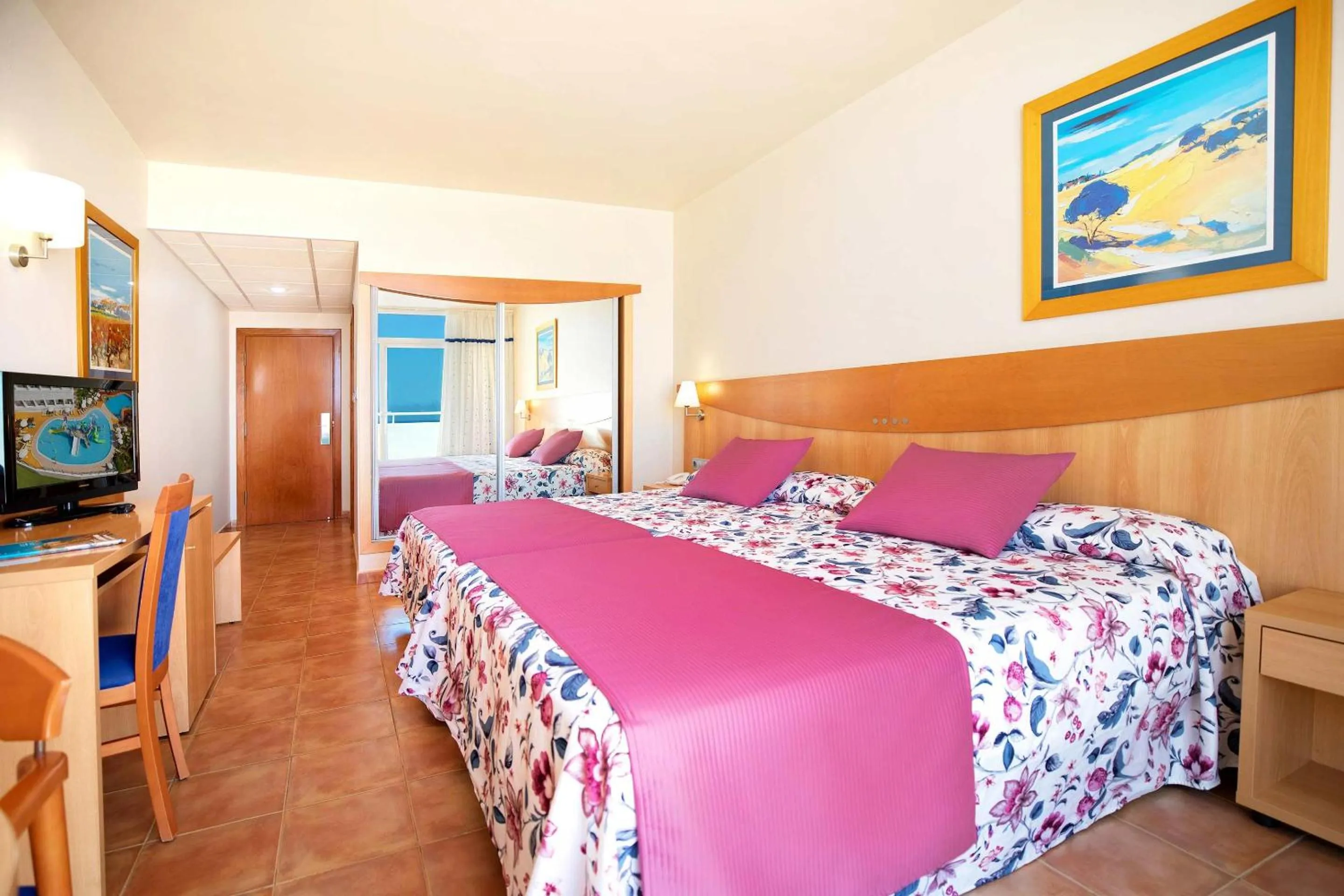 Photo of the whole room, Bed in Hotel Servigroup Marina Mar