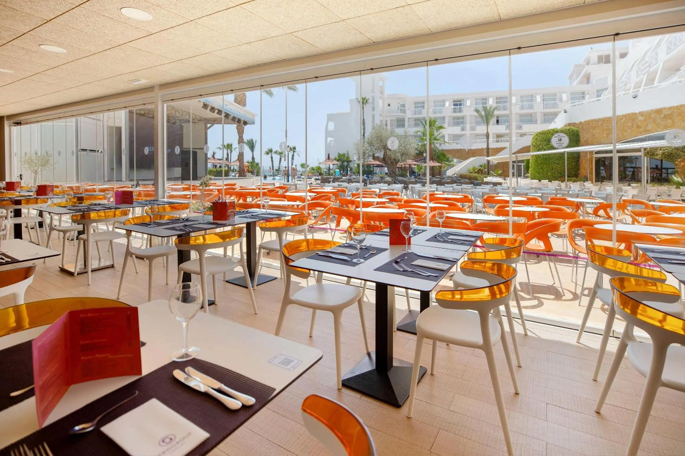 Restaurant/places to eat in Hotel Servigroup Marina Mar