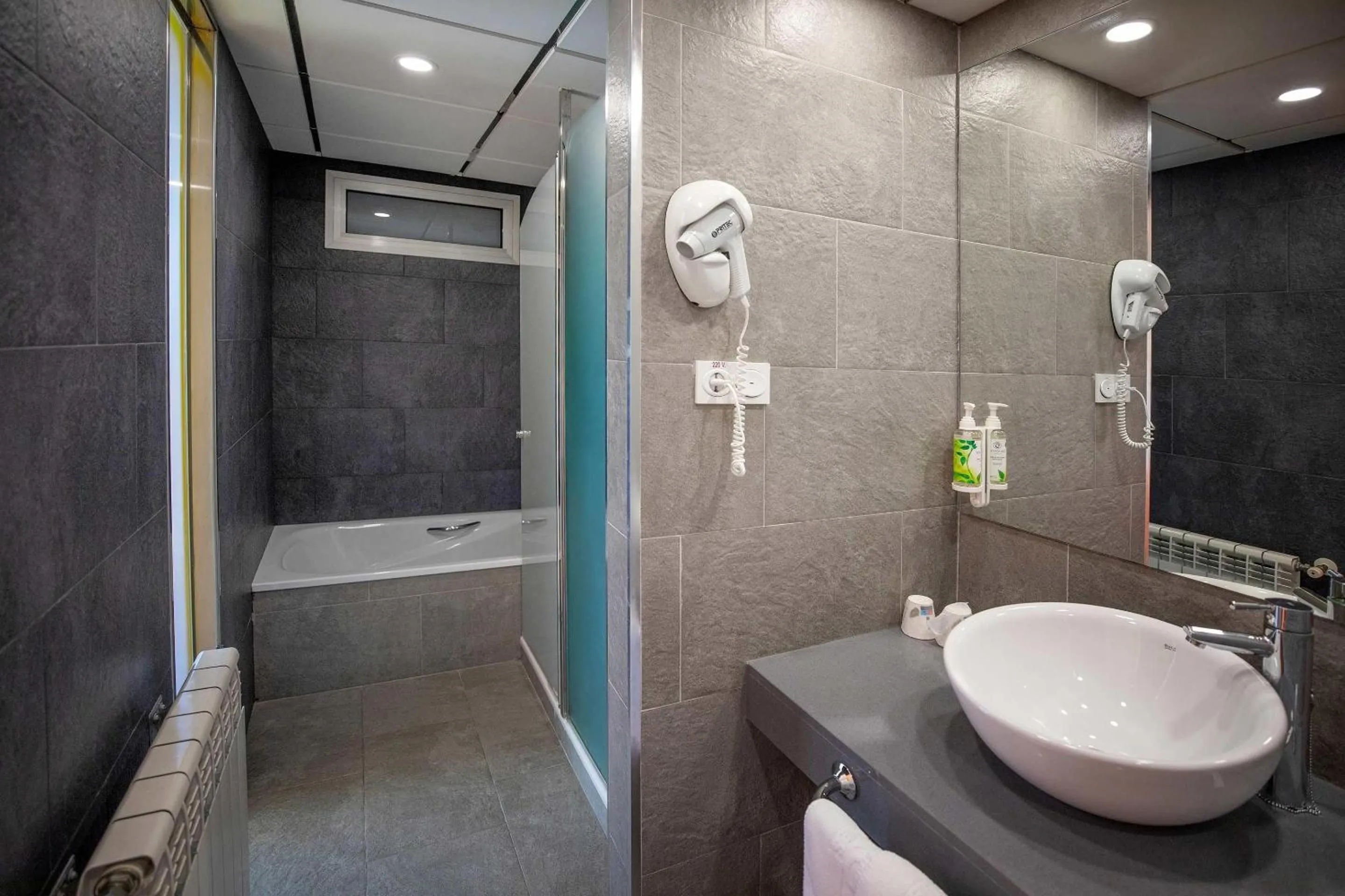 Bathroom in Hotel Servigroup Diplomatic 4 Sup