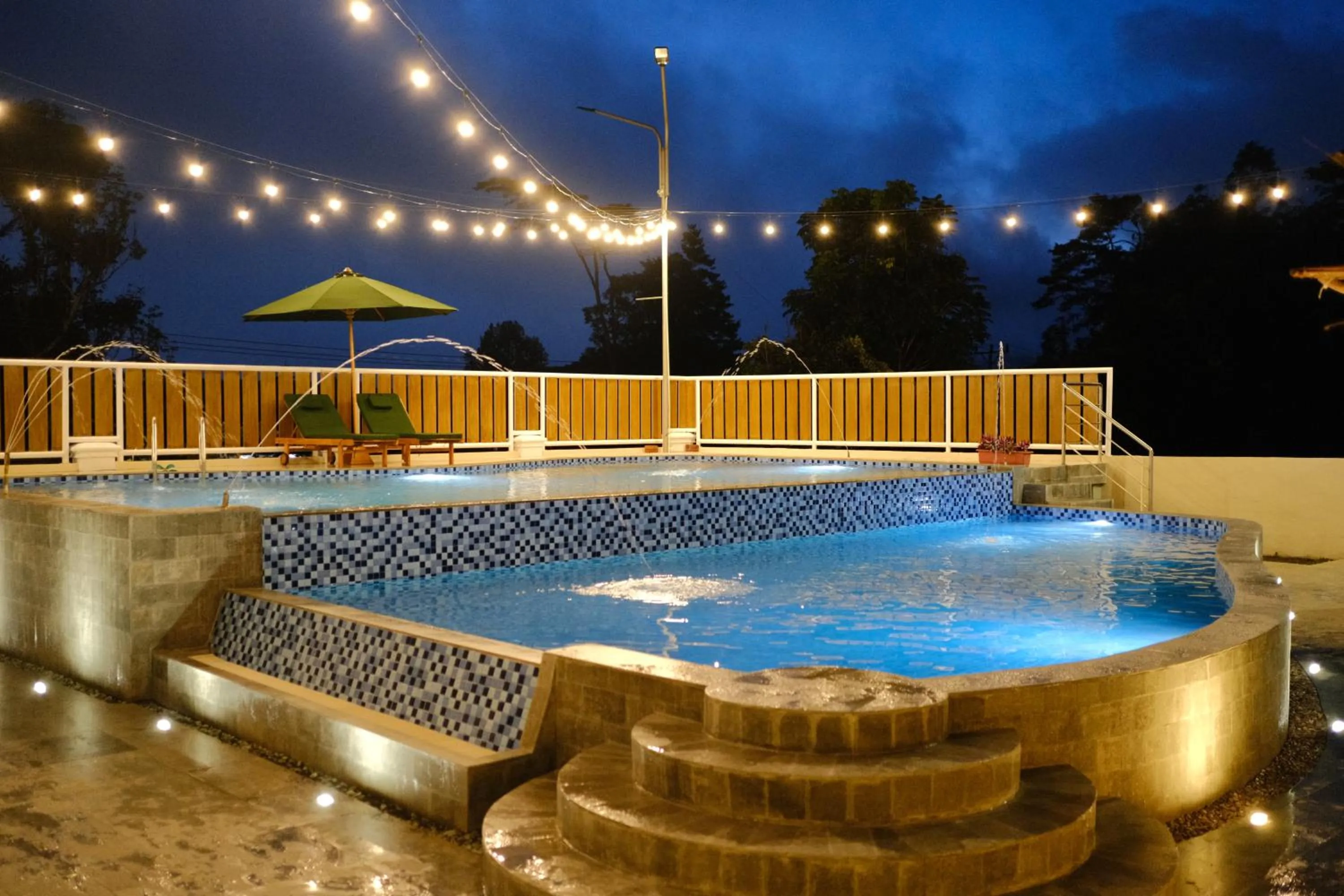 Swimming pool in Hotel Villa Emitta