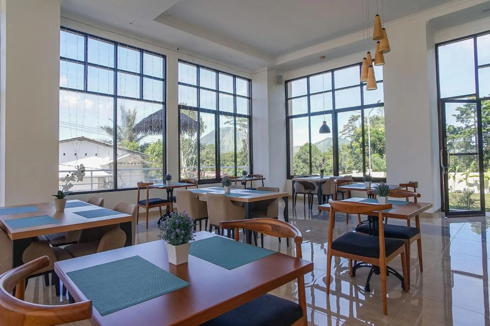 Restaurant/places to eat in Hotel Villa Emitta