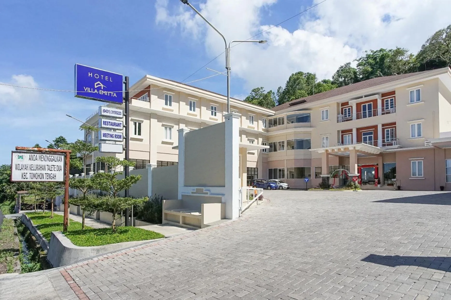 Property building in Hotel Villa Emitta