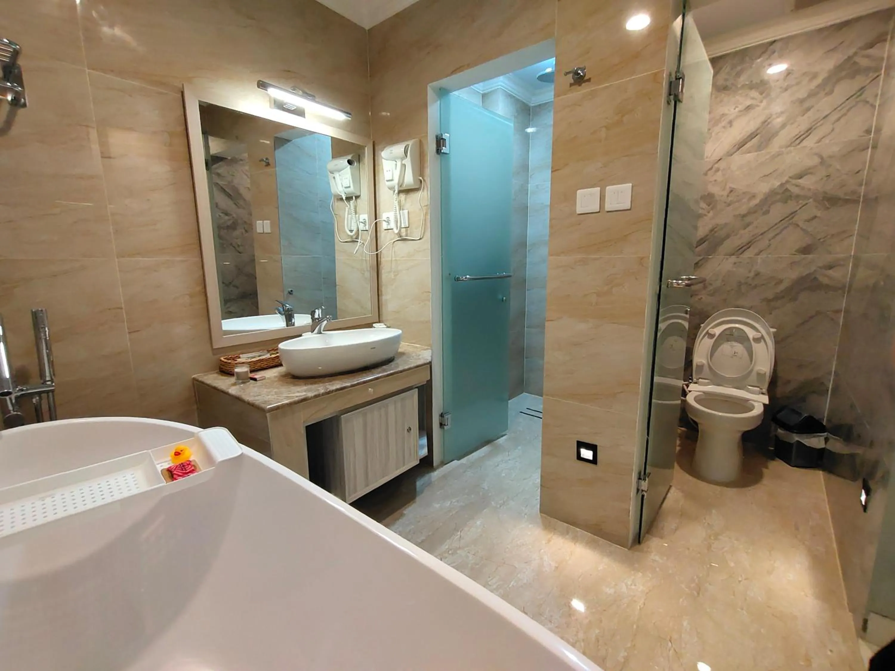 Bathroom in Hotel Villa Emitta