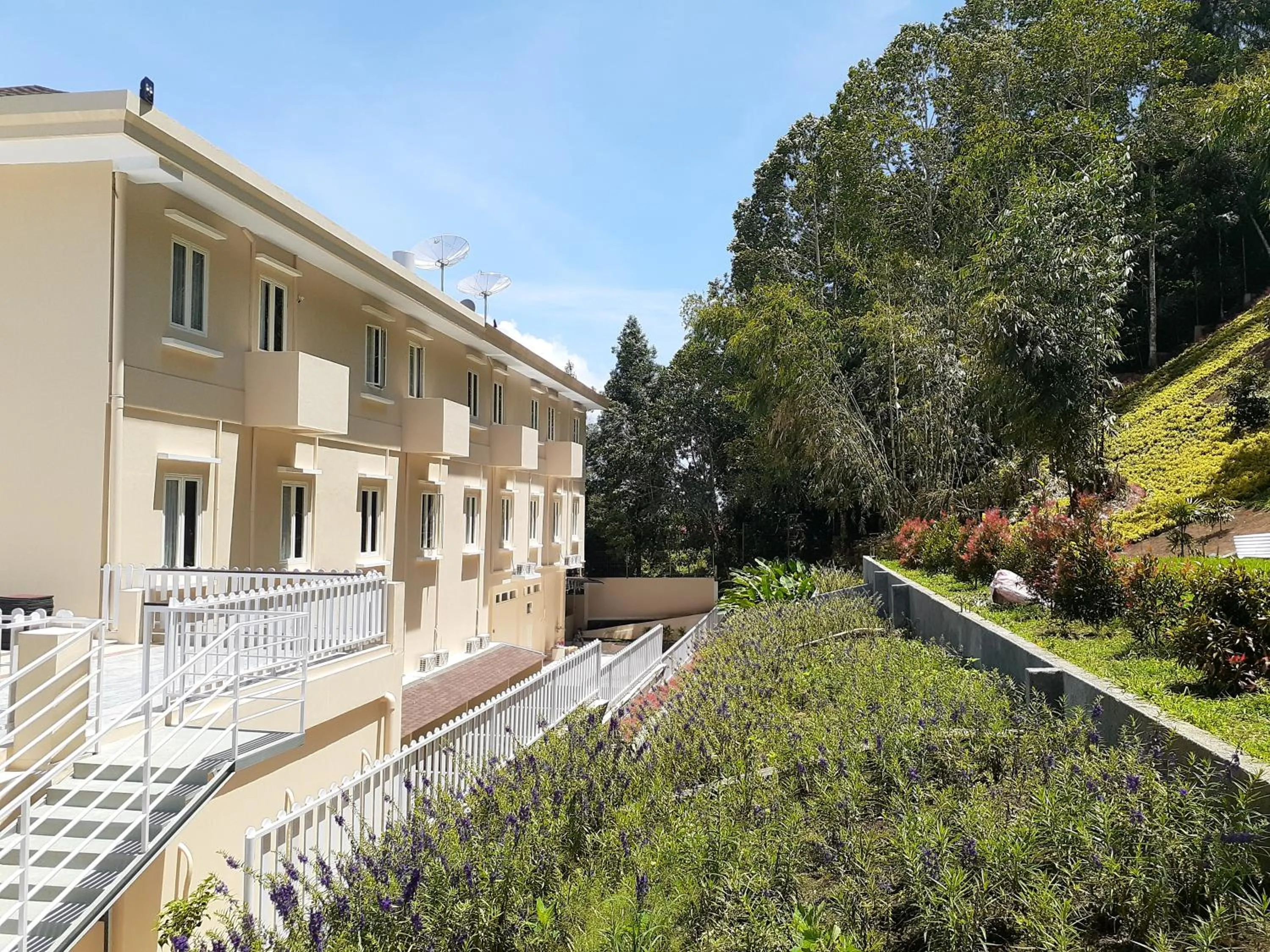 Property building in Hotel Villa Emitta