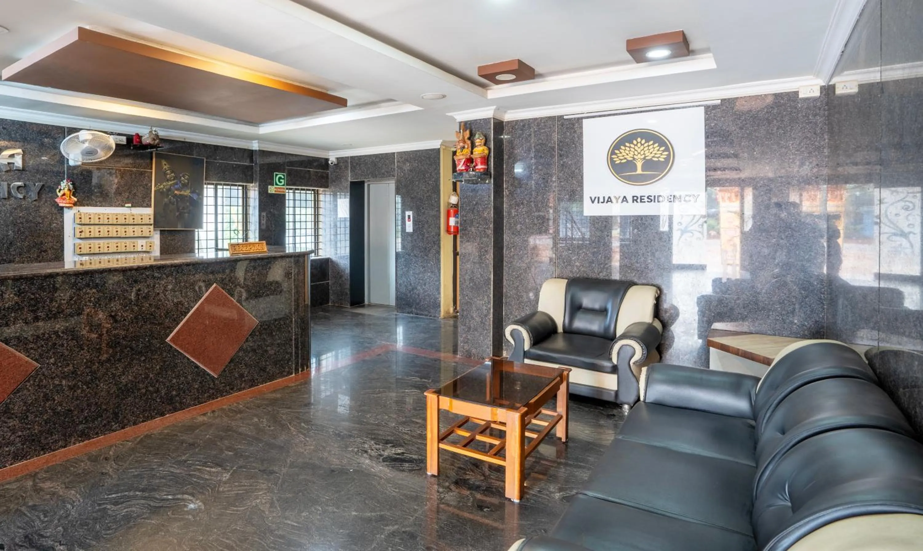 Lobby or reception in Itsy Hotels Vijaya Residency