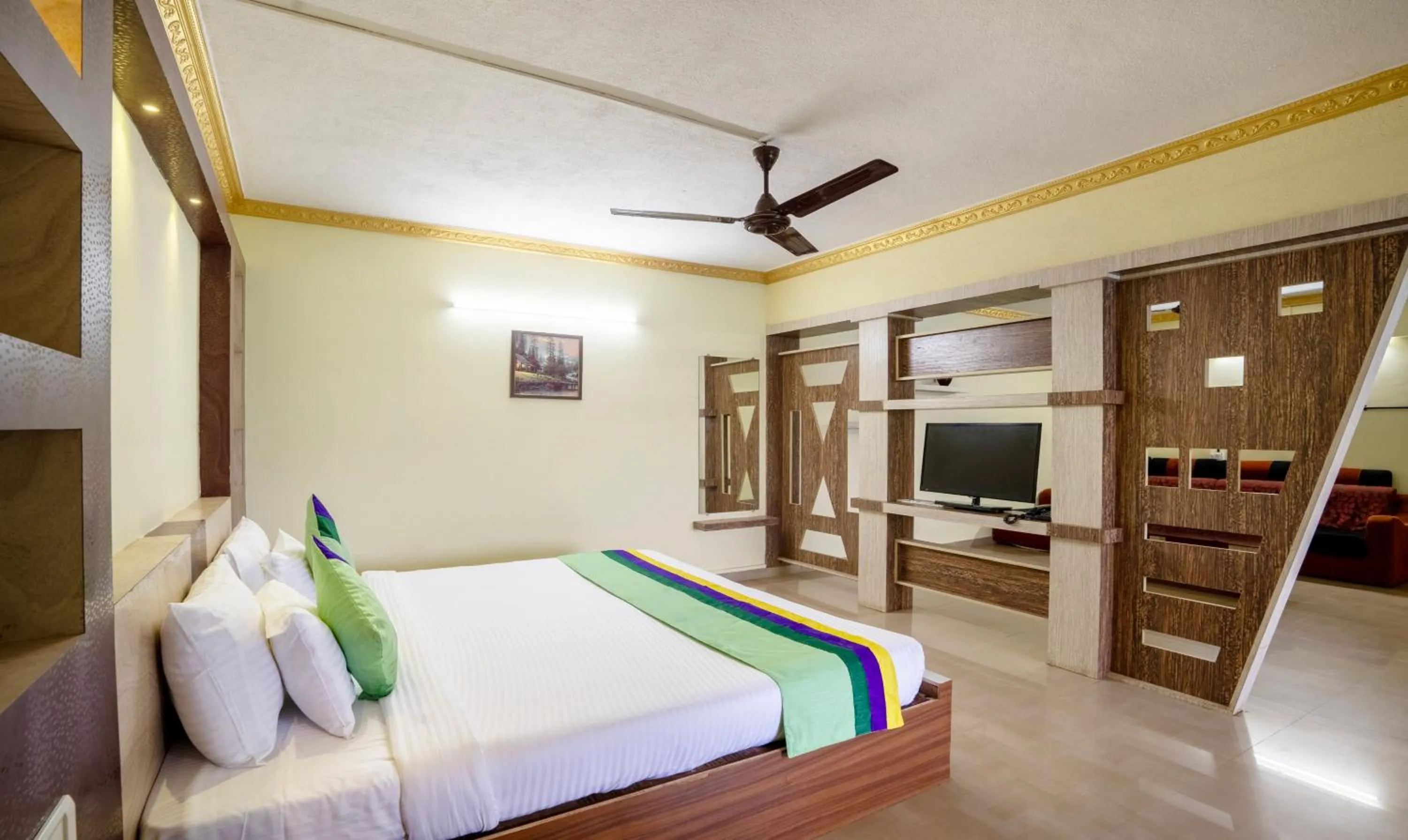 Bedroom, Bed in Itsy Hotels Vijaya Residency