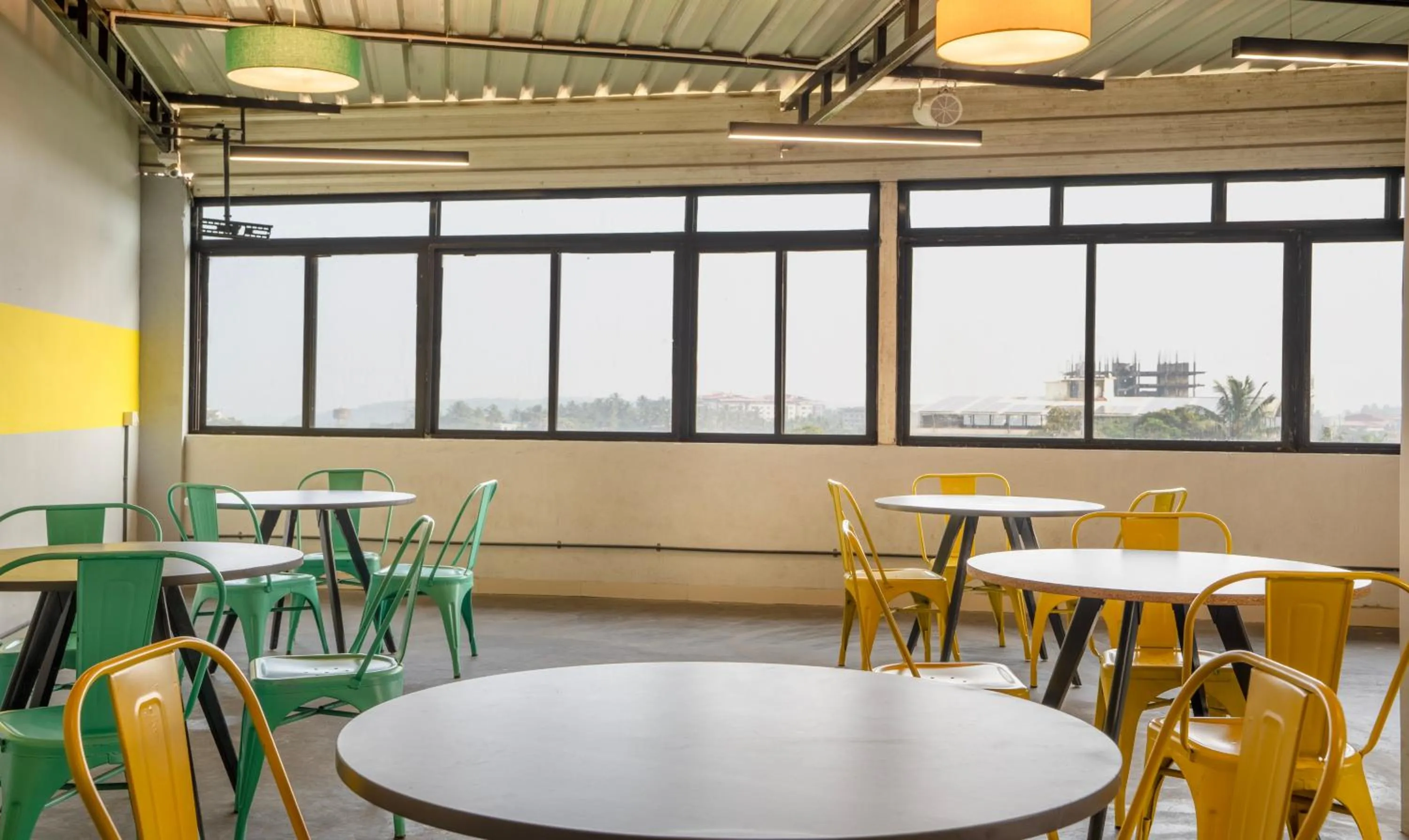 Dining area in Itsy Hotels Vijaya Residency