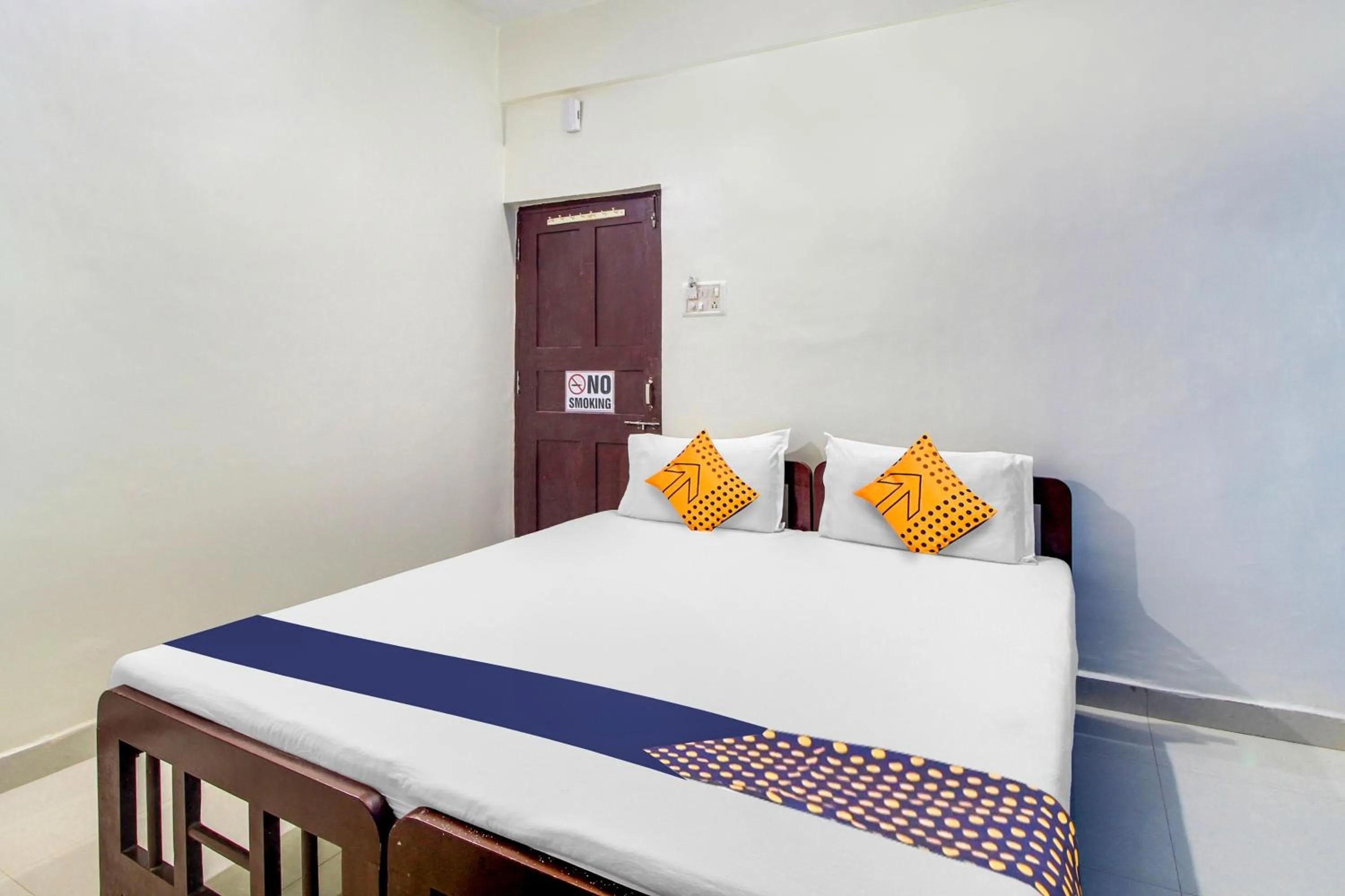 Bedroom, Bed in SPOT ON S.k Guest House