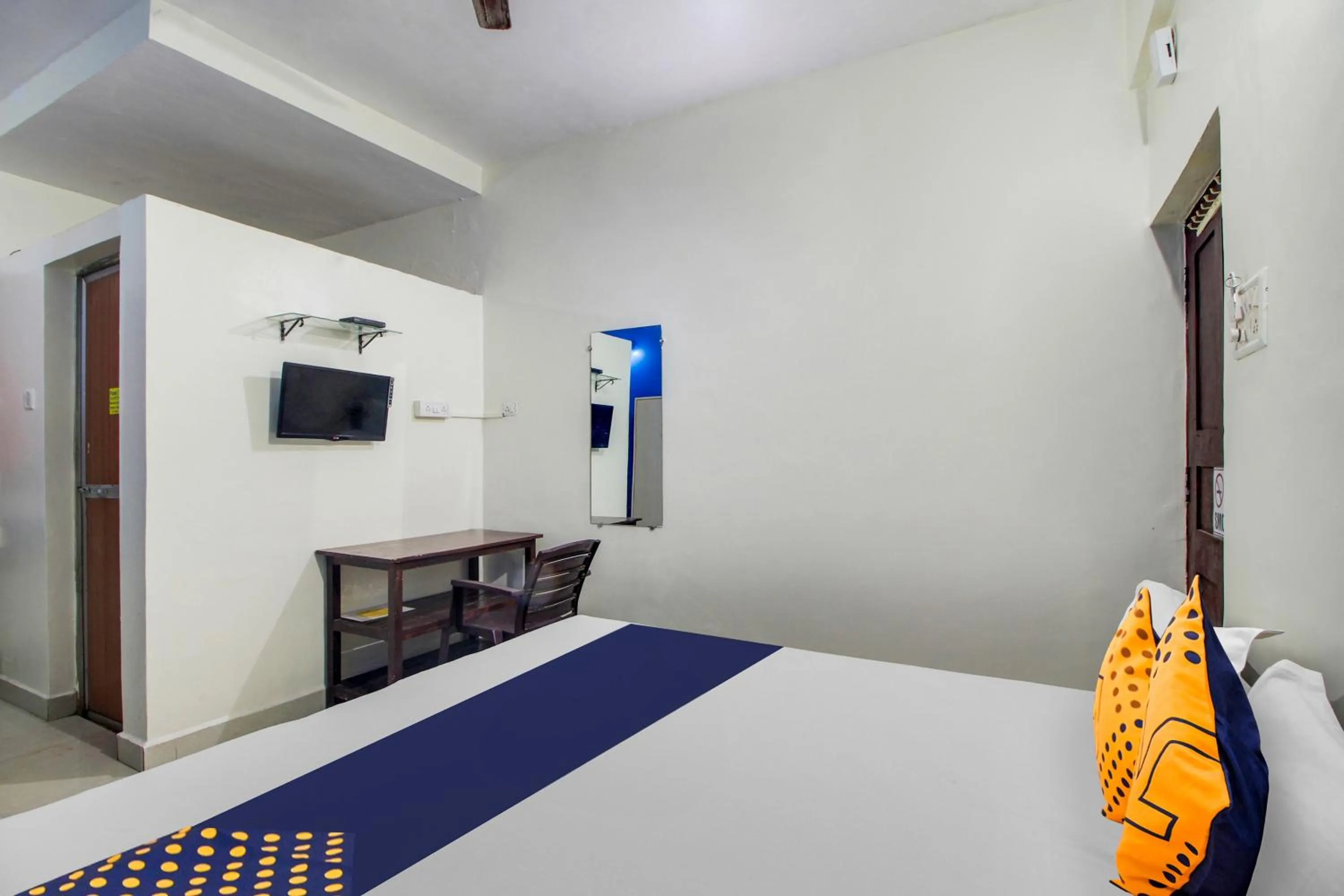 Bedroom, Bed in SPOT ON S.k Guest House