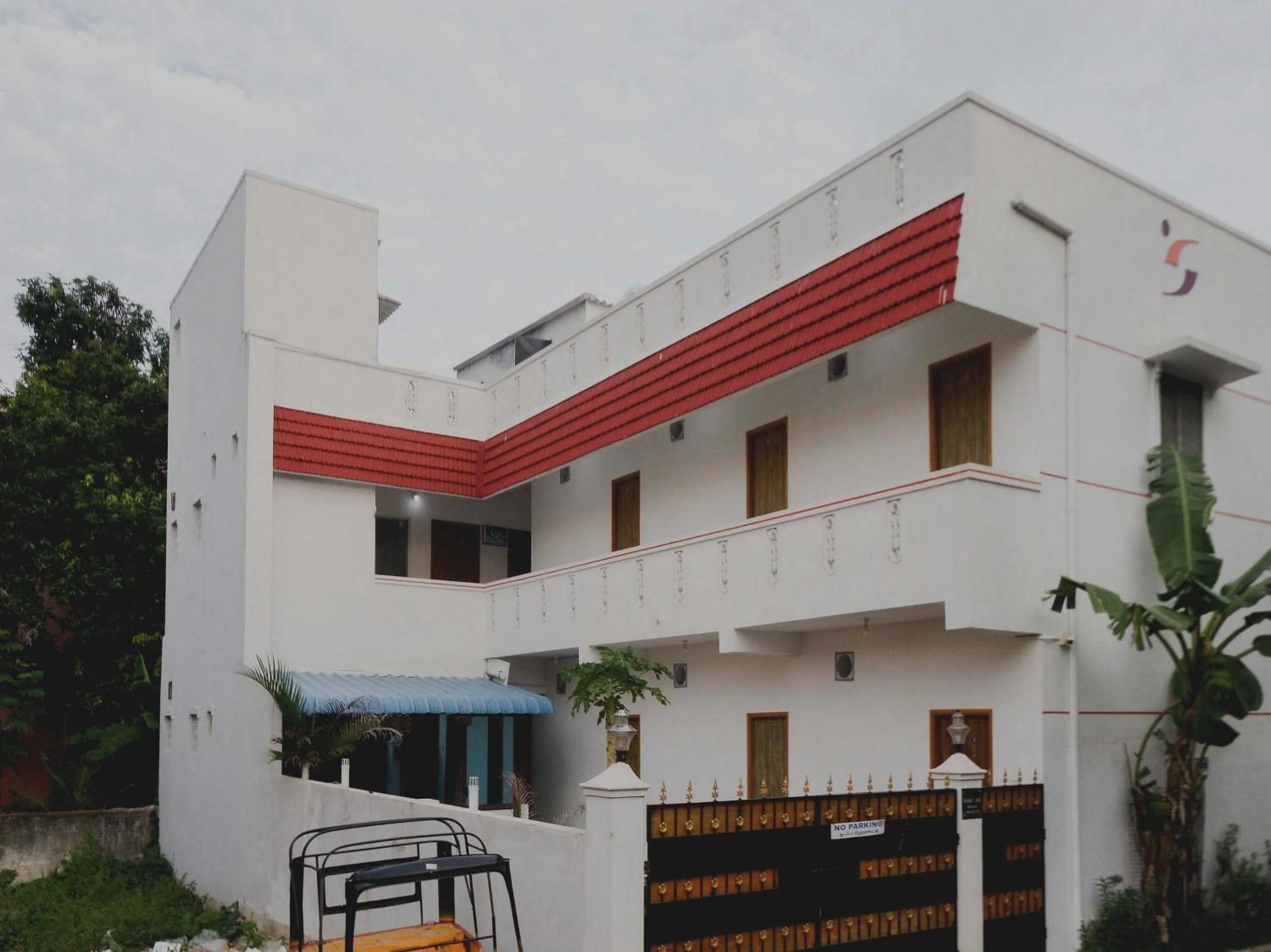 Facade/entrance in Hotel O SHAPPY INN KOYAMBEDU