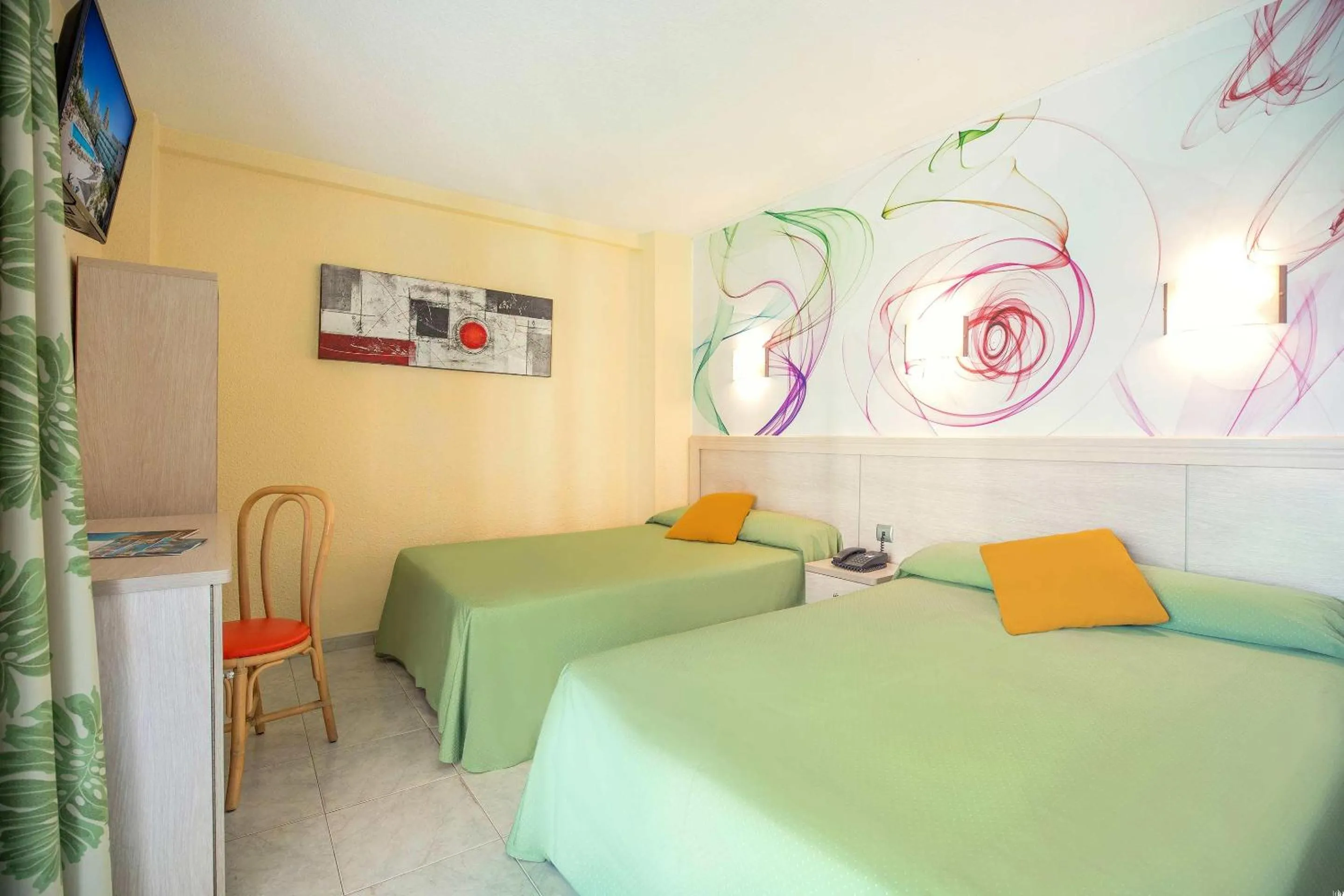 Photo of the whole room, Bed in Hotel Servigroup Calypso