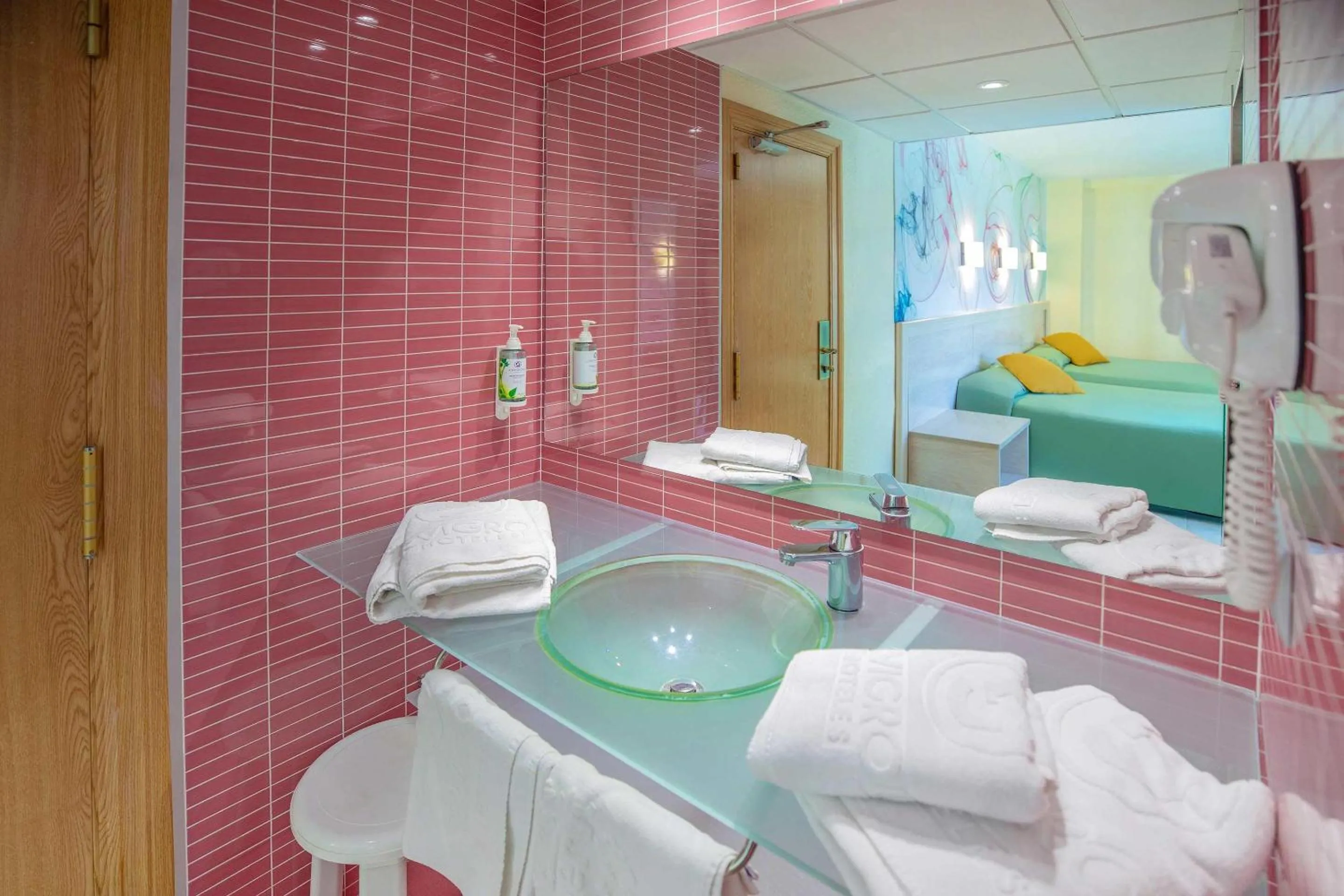 Bathroom in Hotel Servigroup Calypso