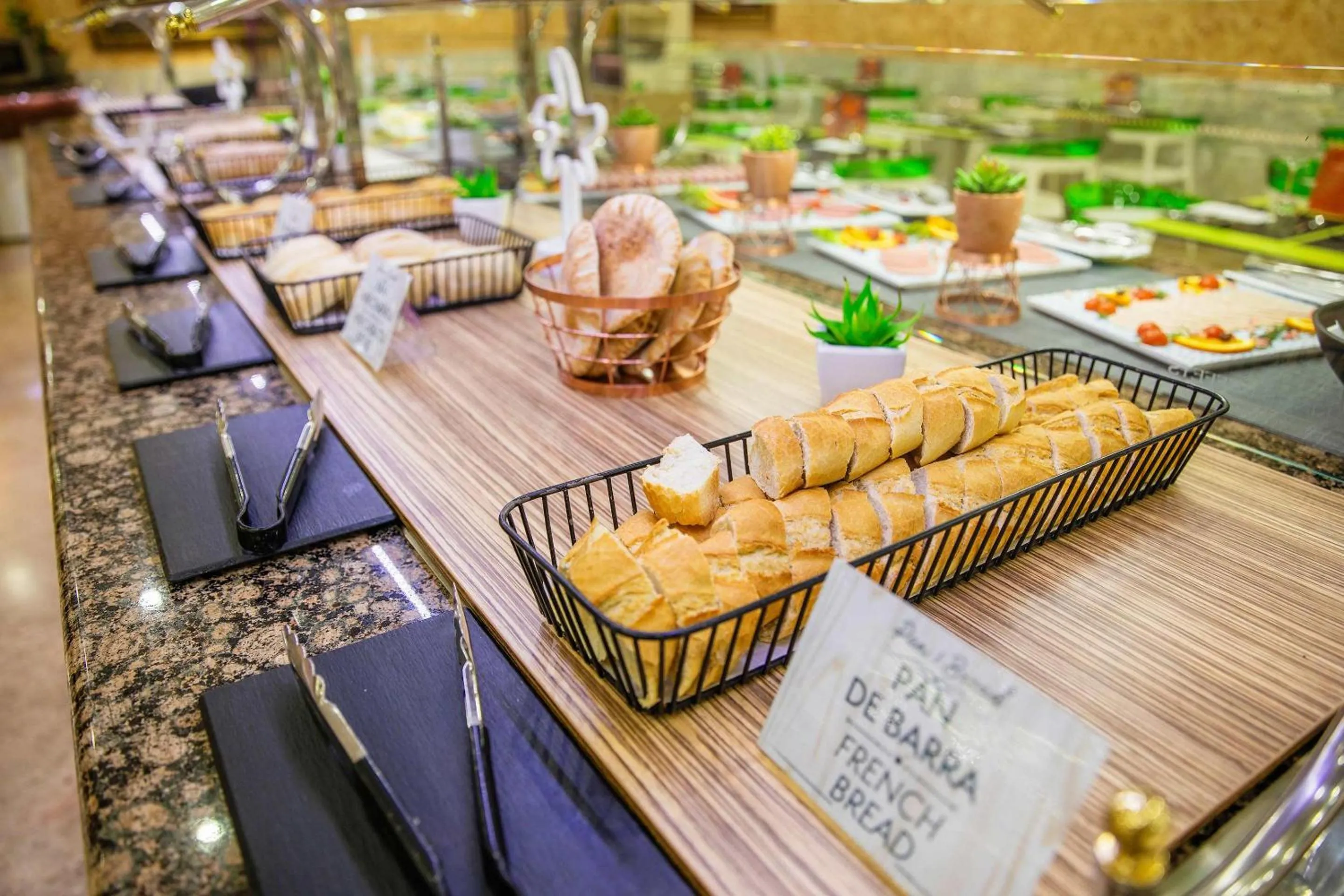 Restaurant/places to eat in Hotel Servigroup Calypso