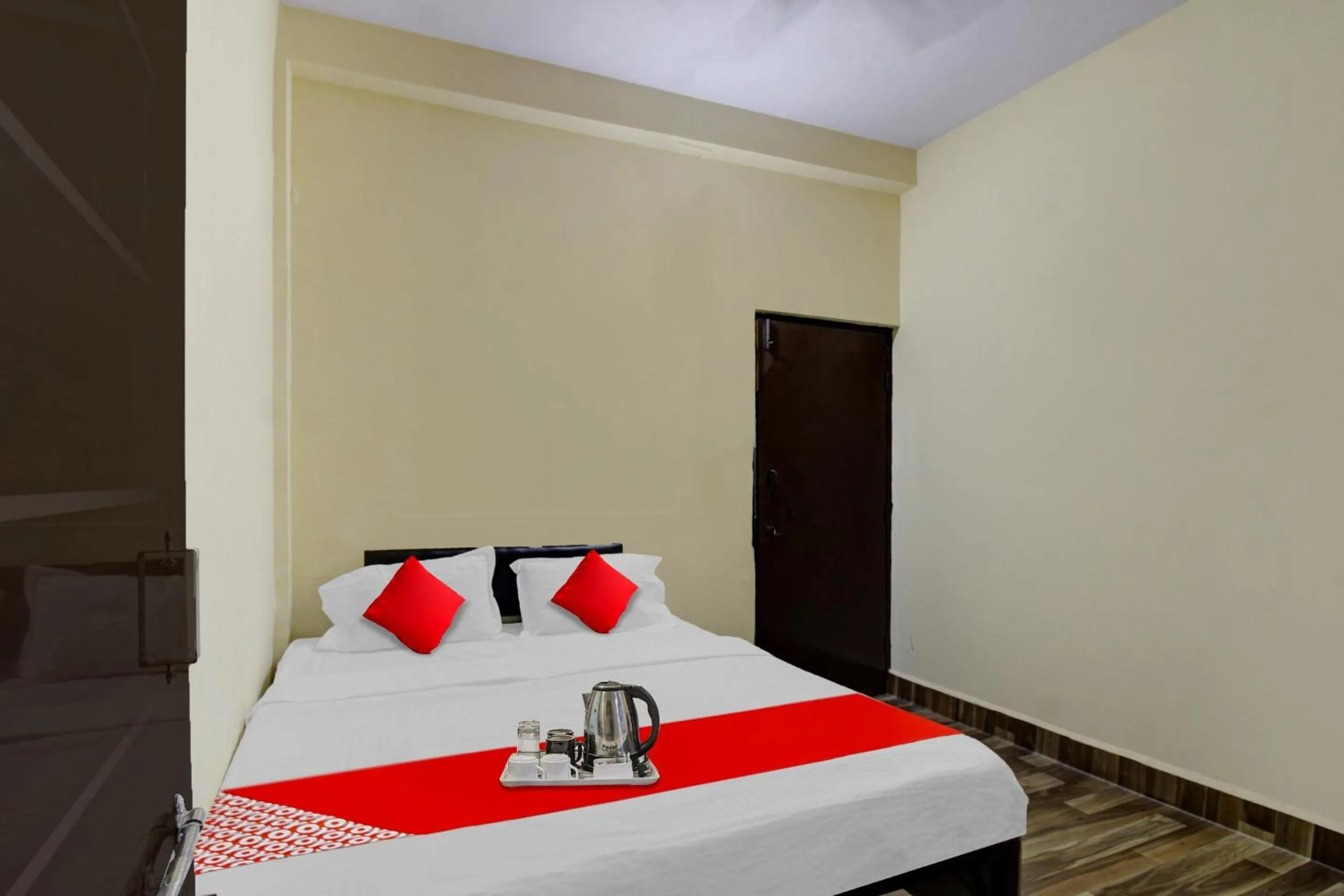 Bedroom, Bed in Hotel O Mr