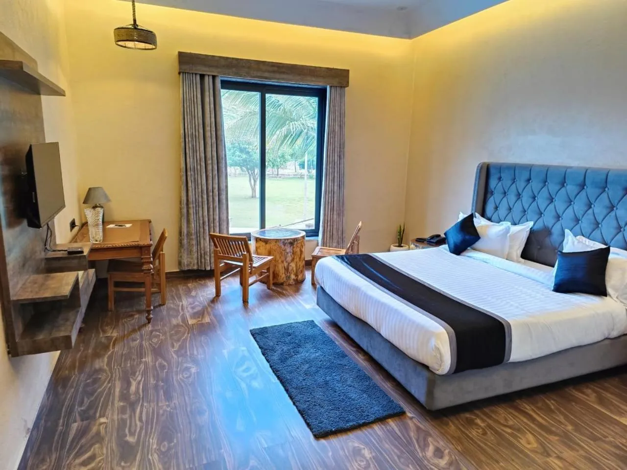 Property building, Bed in The Divine Hills Resort