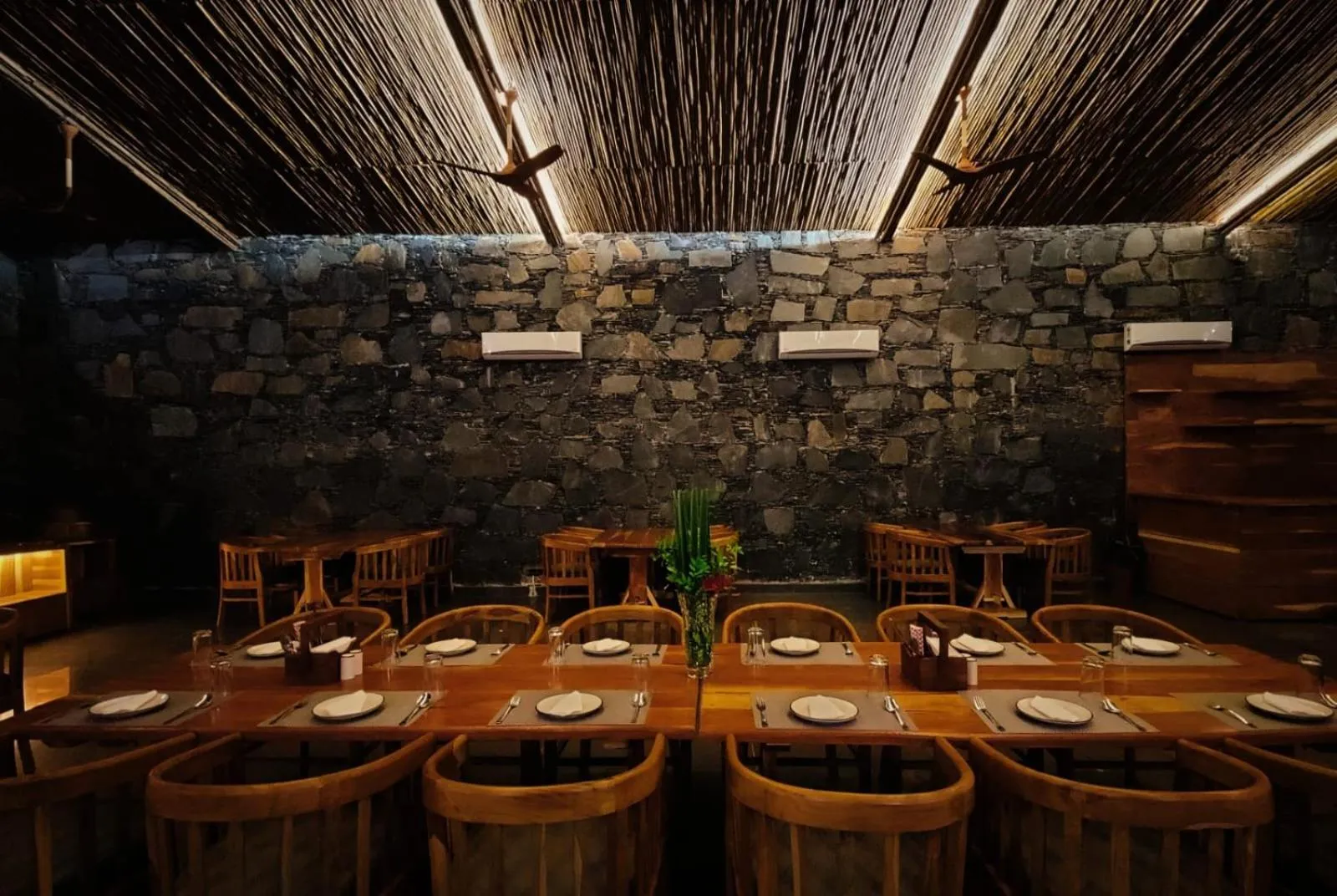 Restaurant/Places to Eat in The Divine Hills Resort