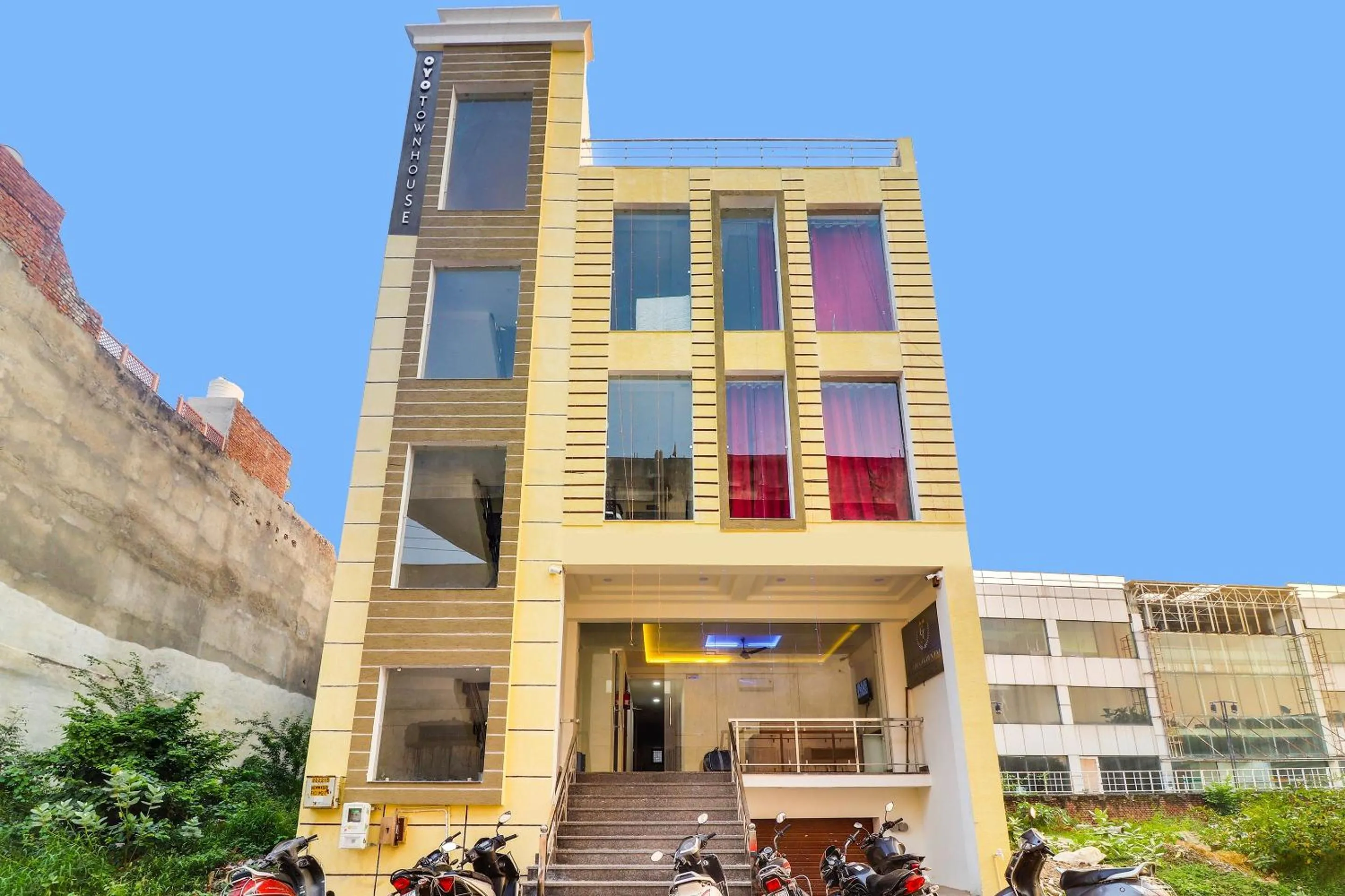 Facade/entrance in Hotel O Golden Grand