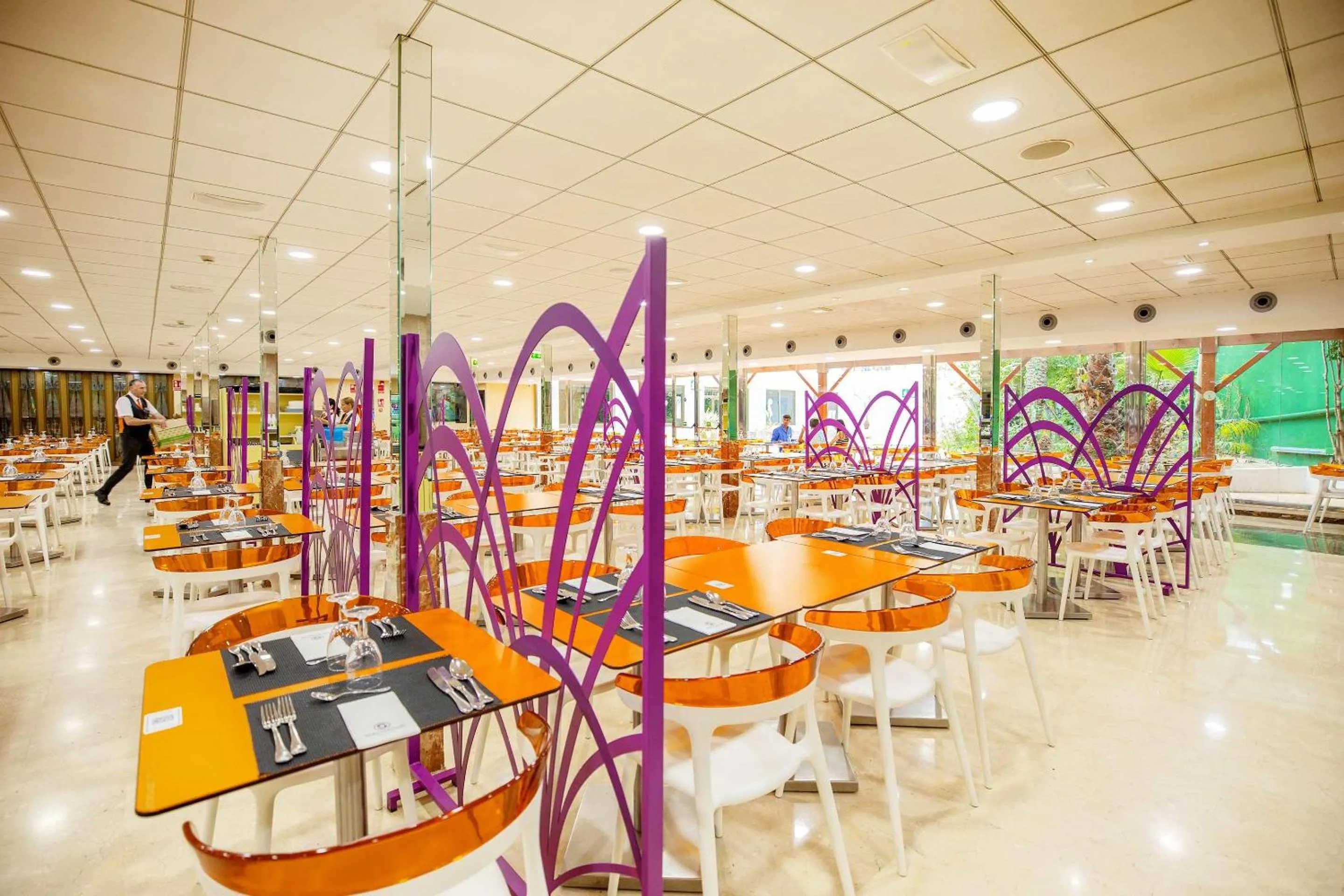 Restaurant/places to eat in Hotel Servigroup Venus