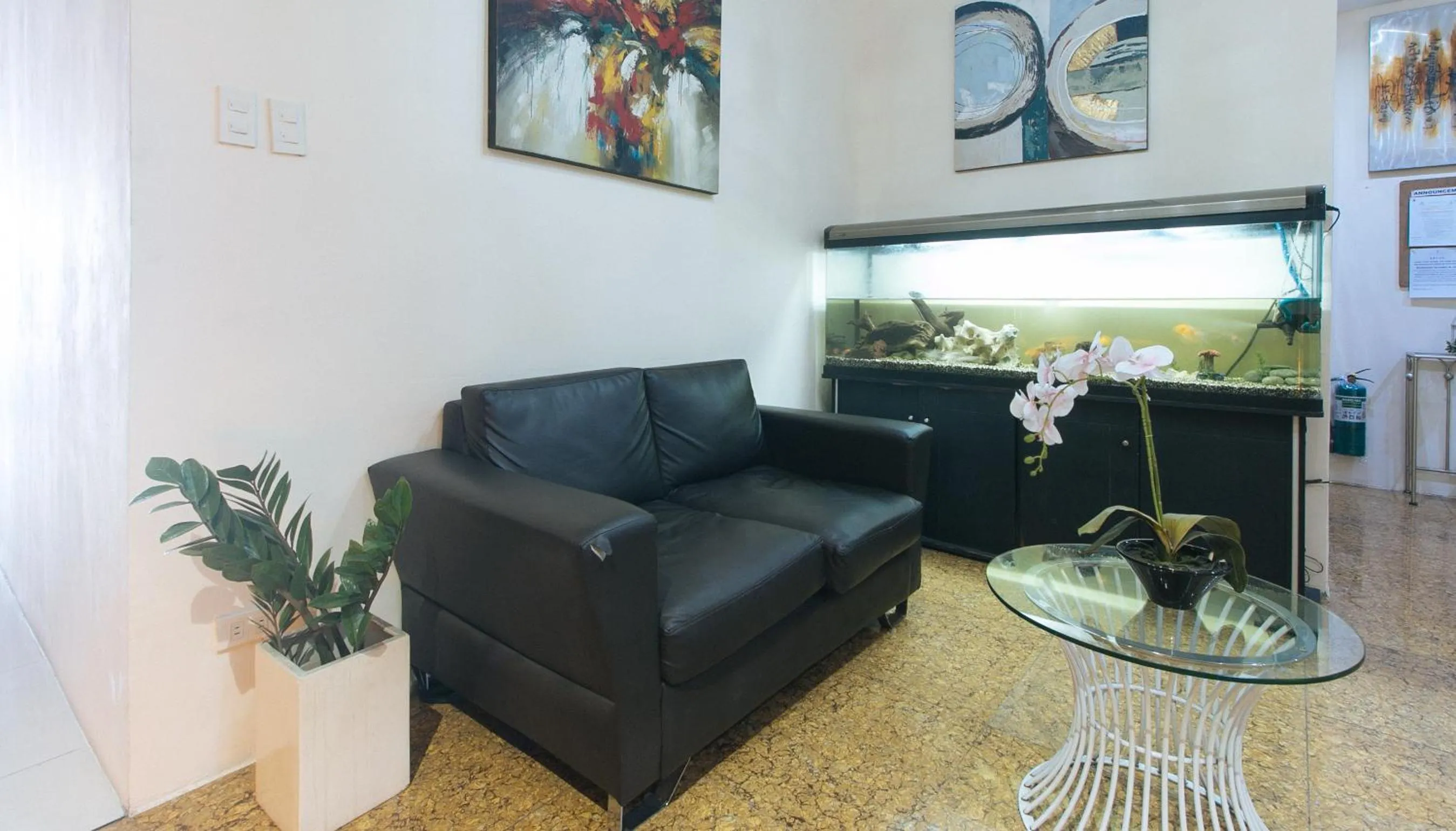 Living room in RedDoorz @ Melbourne Suites Makati