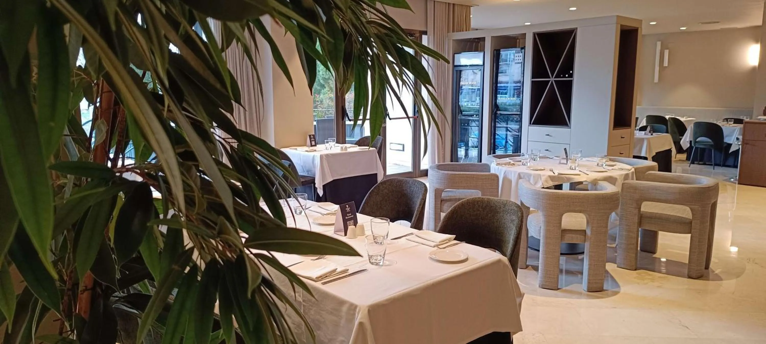 Restaurant/places to eat in Best Western Premier CMC Girona