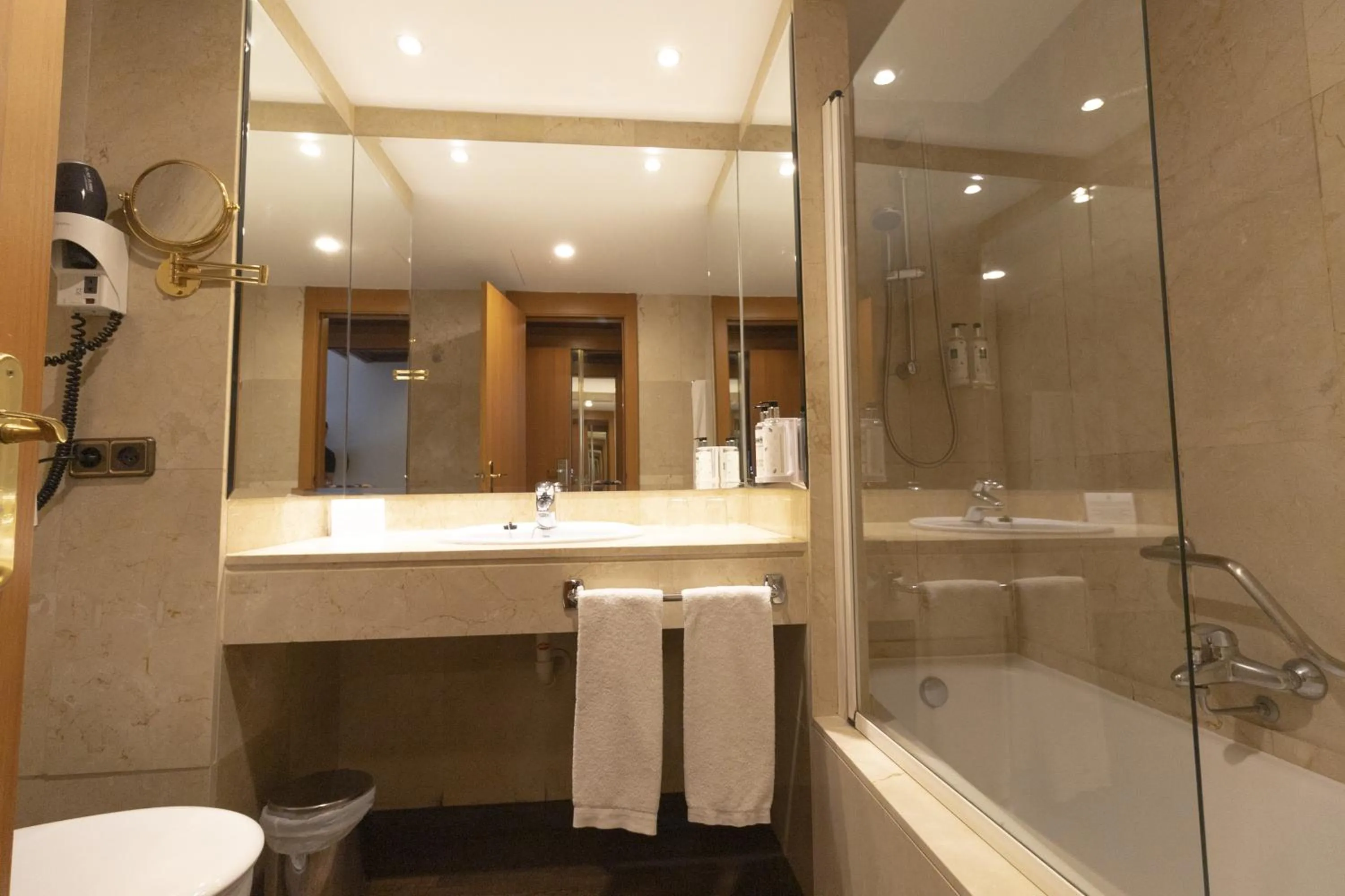 Bathroom in Best Western Premier CMC Girona