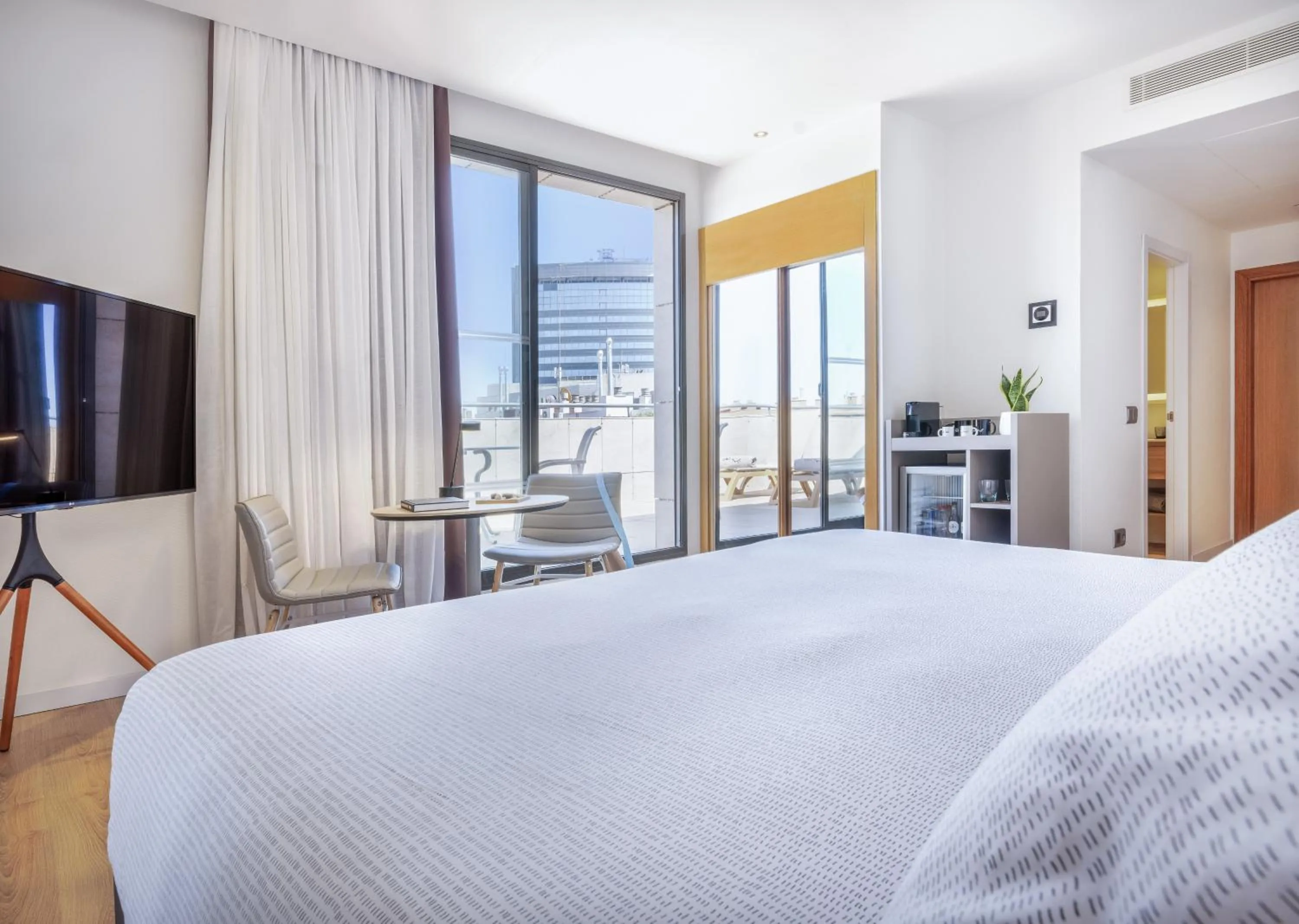 Bed in INNSiDE by Melia Valencia Oceanic