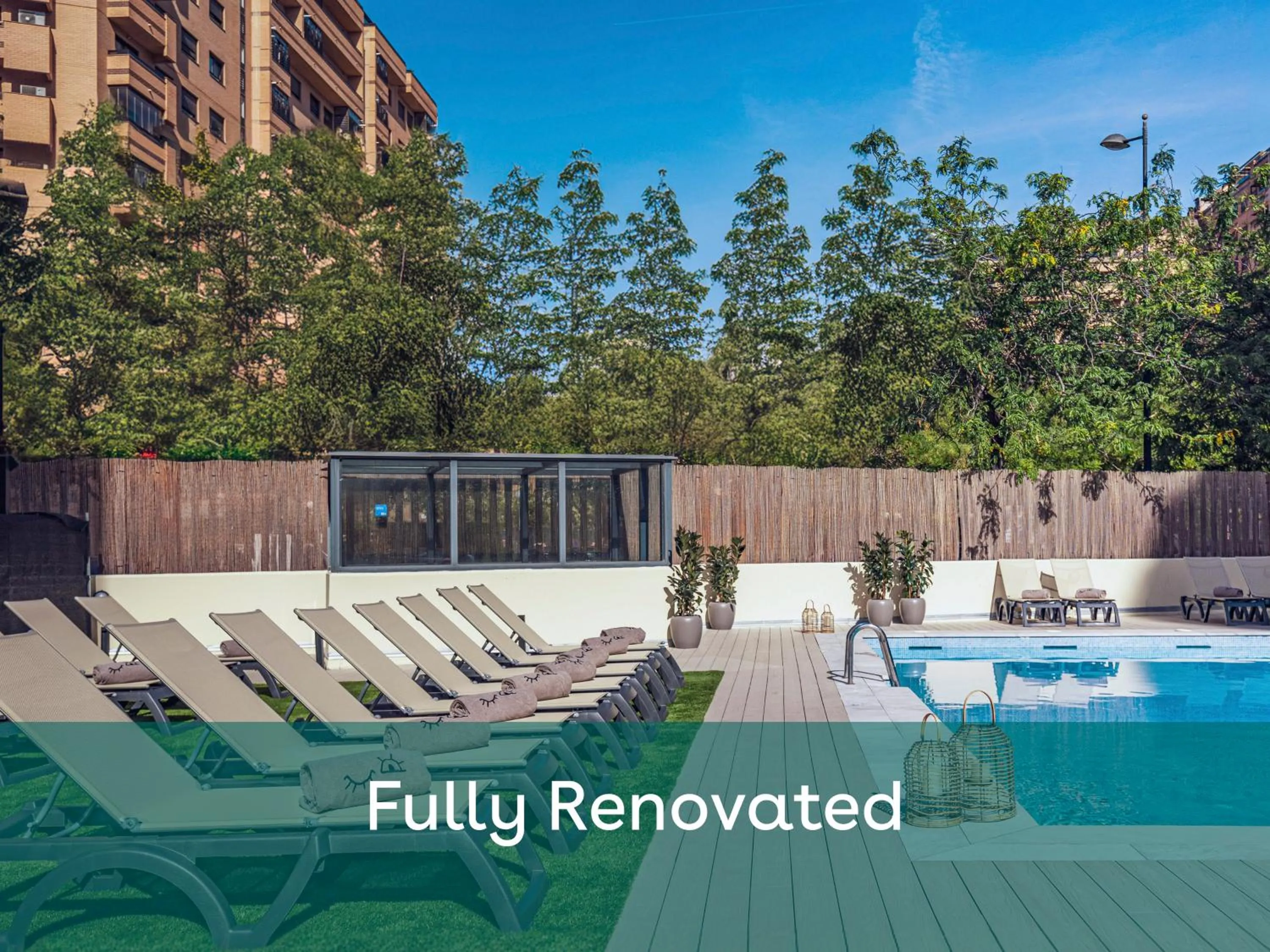 Swimming pool in INNSiDE by Melia Valencia Oceanic