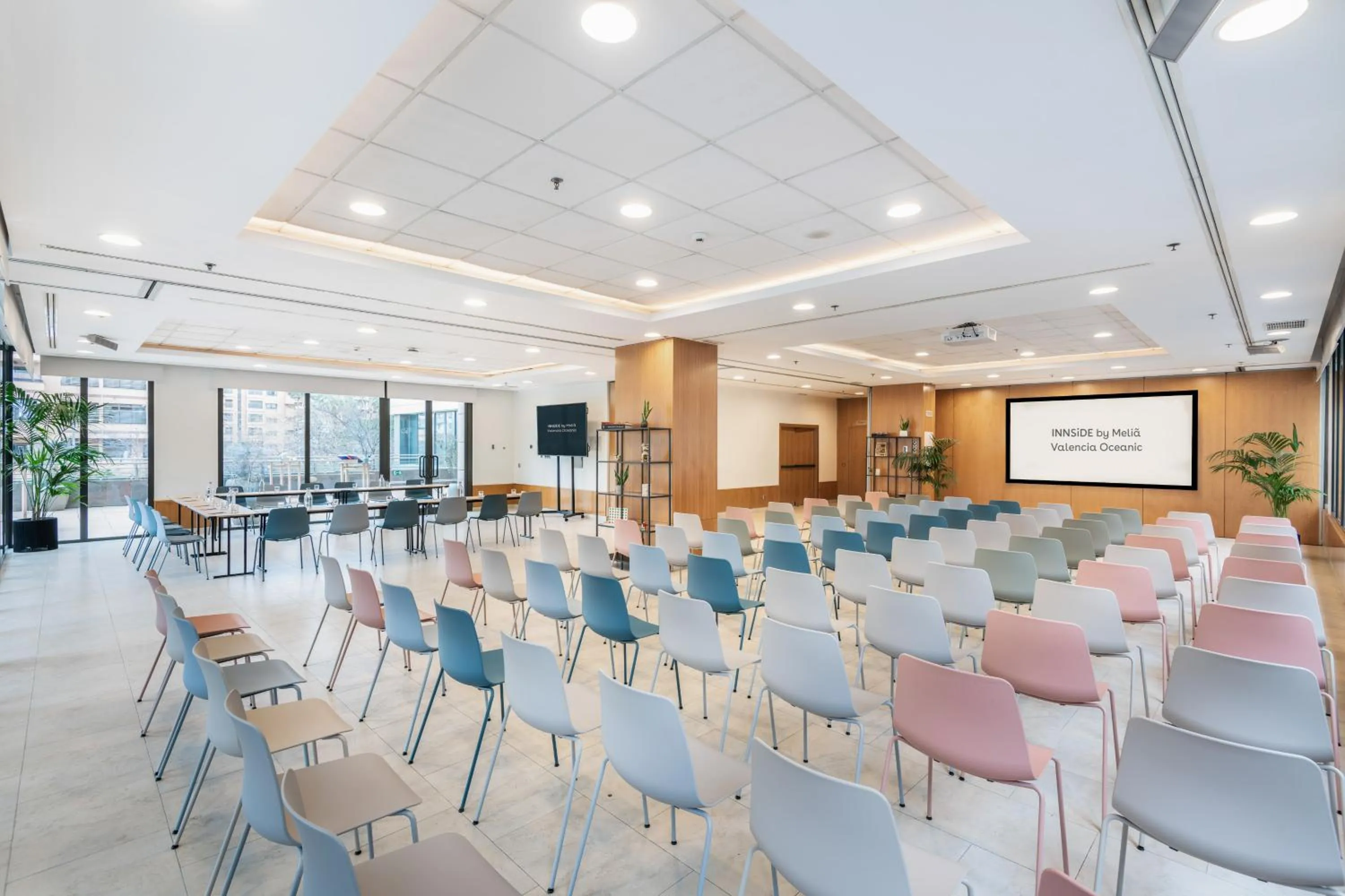 Communal lounge/ TV room in INNSiDE by Melia Valencia Oceanic