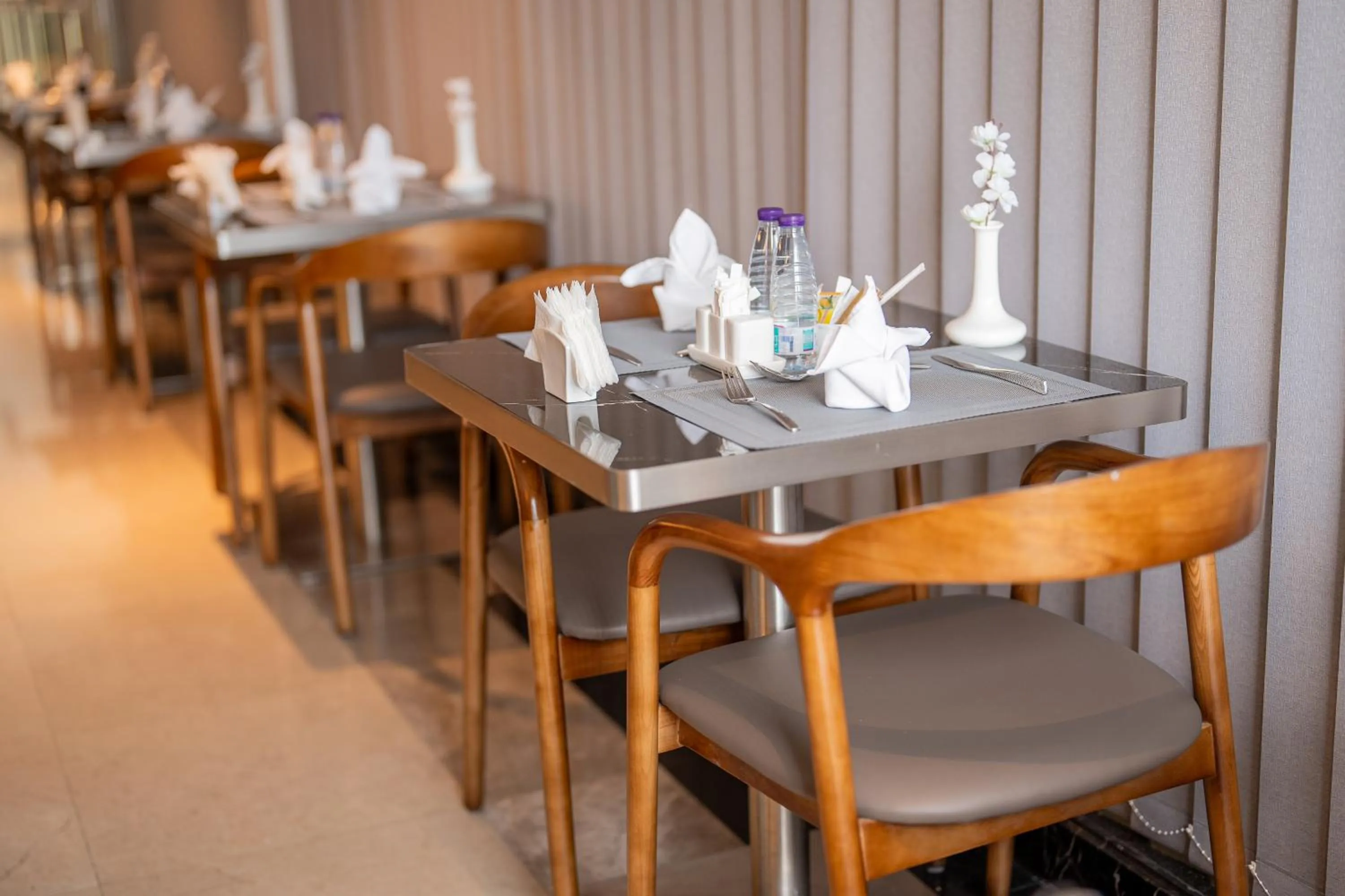 Restaurant/places to eat in Charli Hotel Jeddah