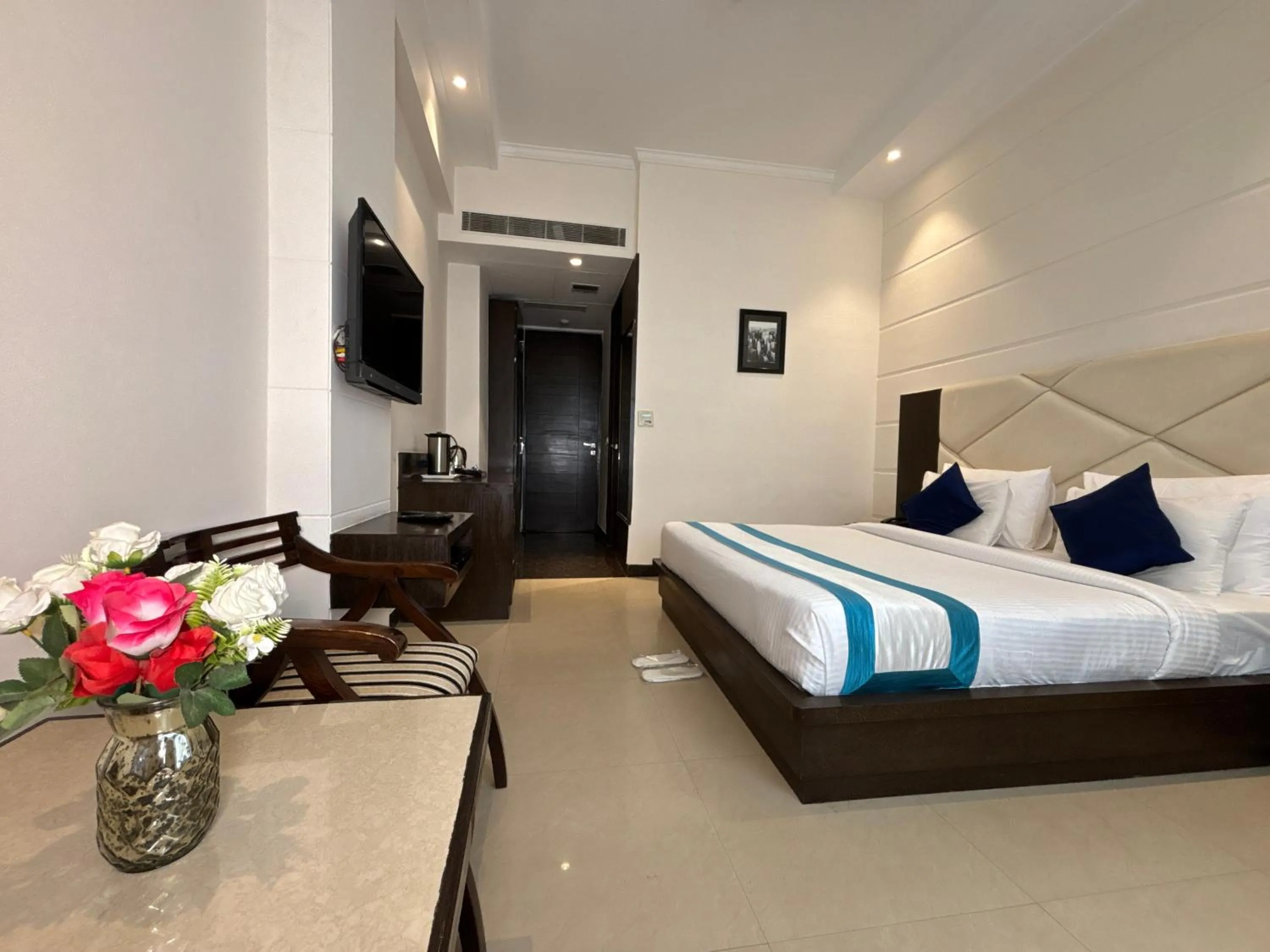 Photo of the whole room, Bed in Hotel Crimson Palace