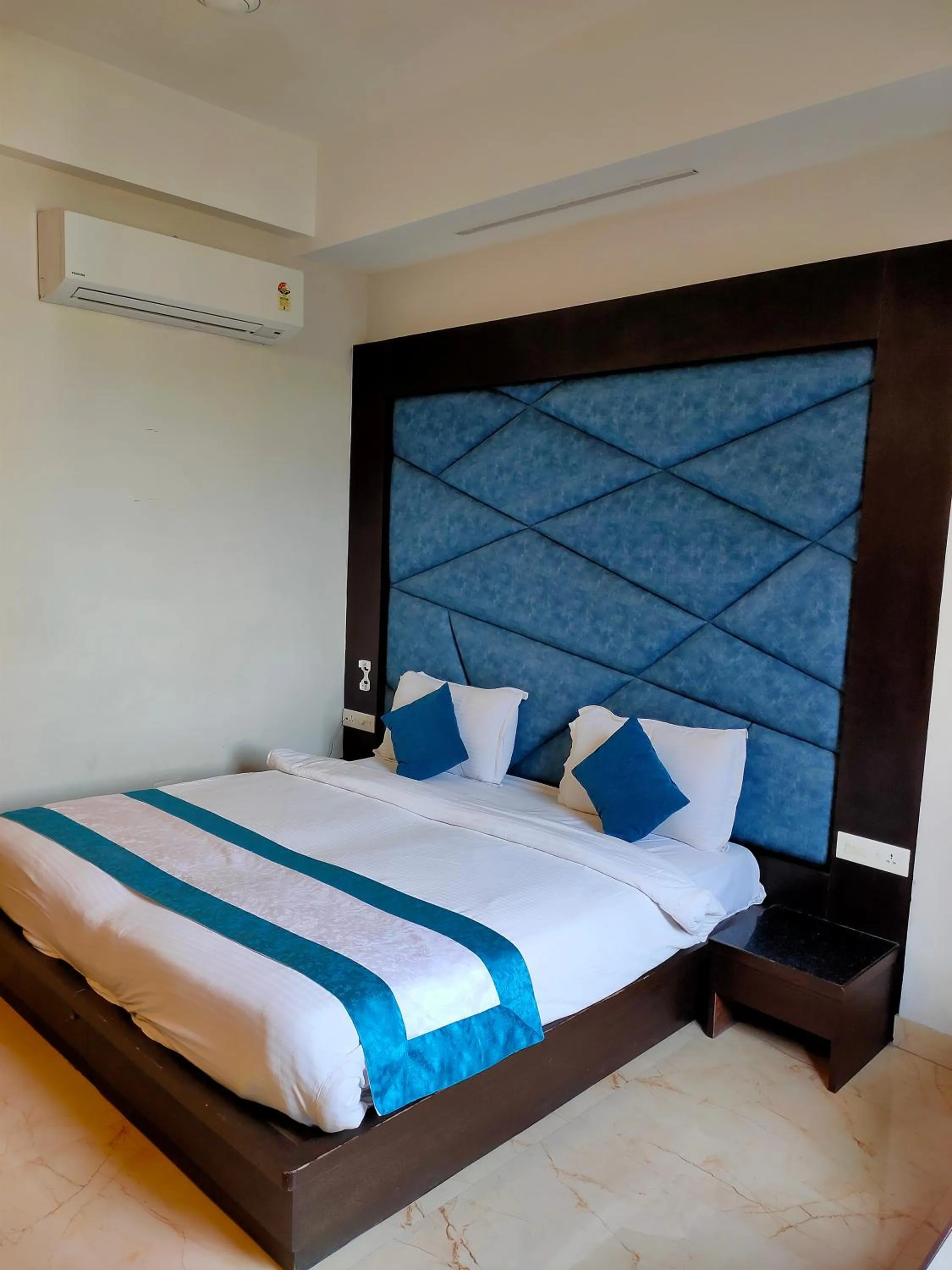 Bedroom, Bed in Hotel Crimson Palace