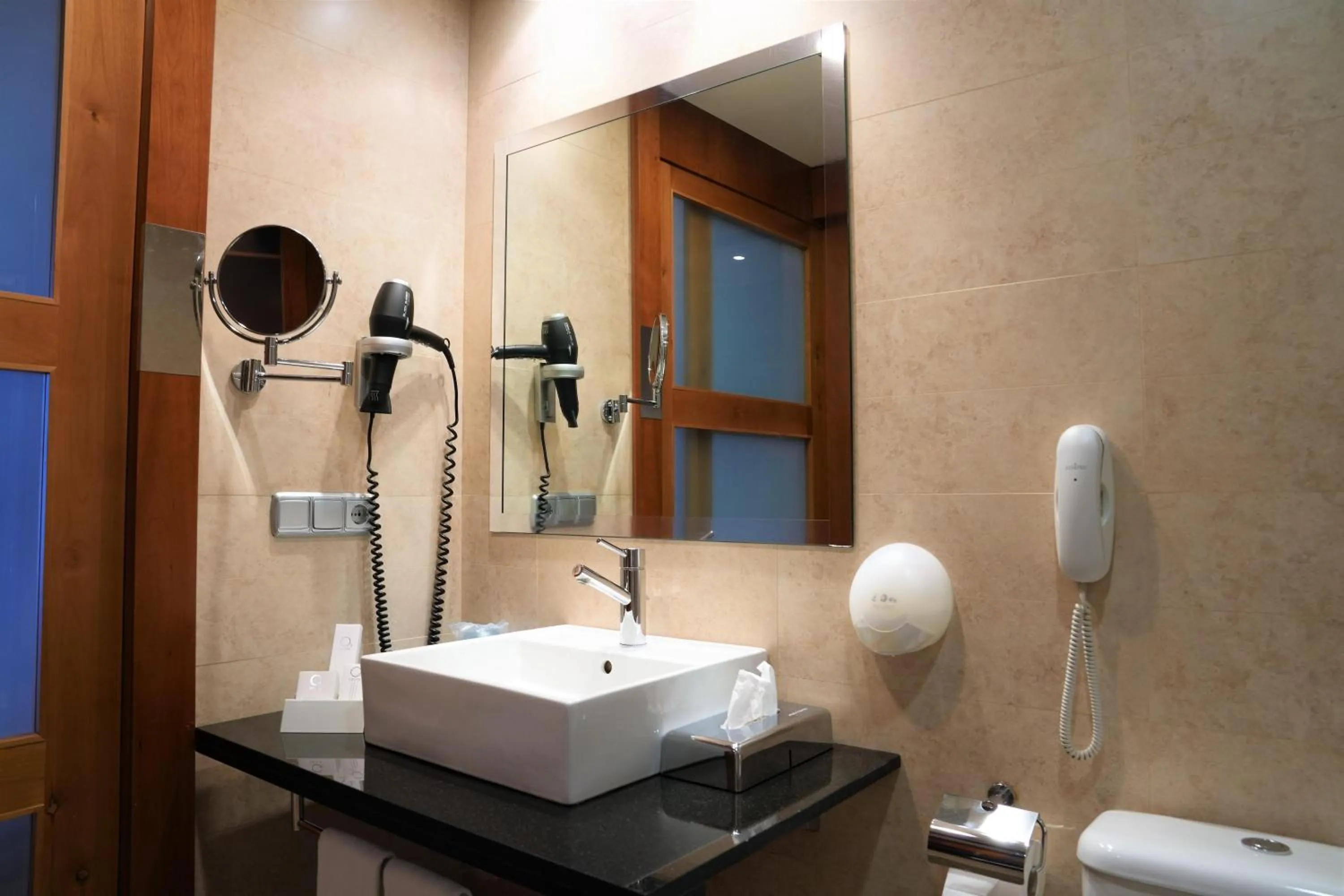 Bathroom in Port Azafata Valencia