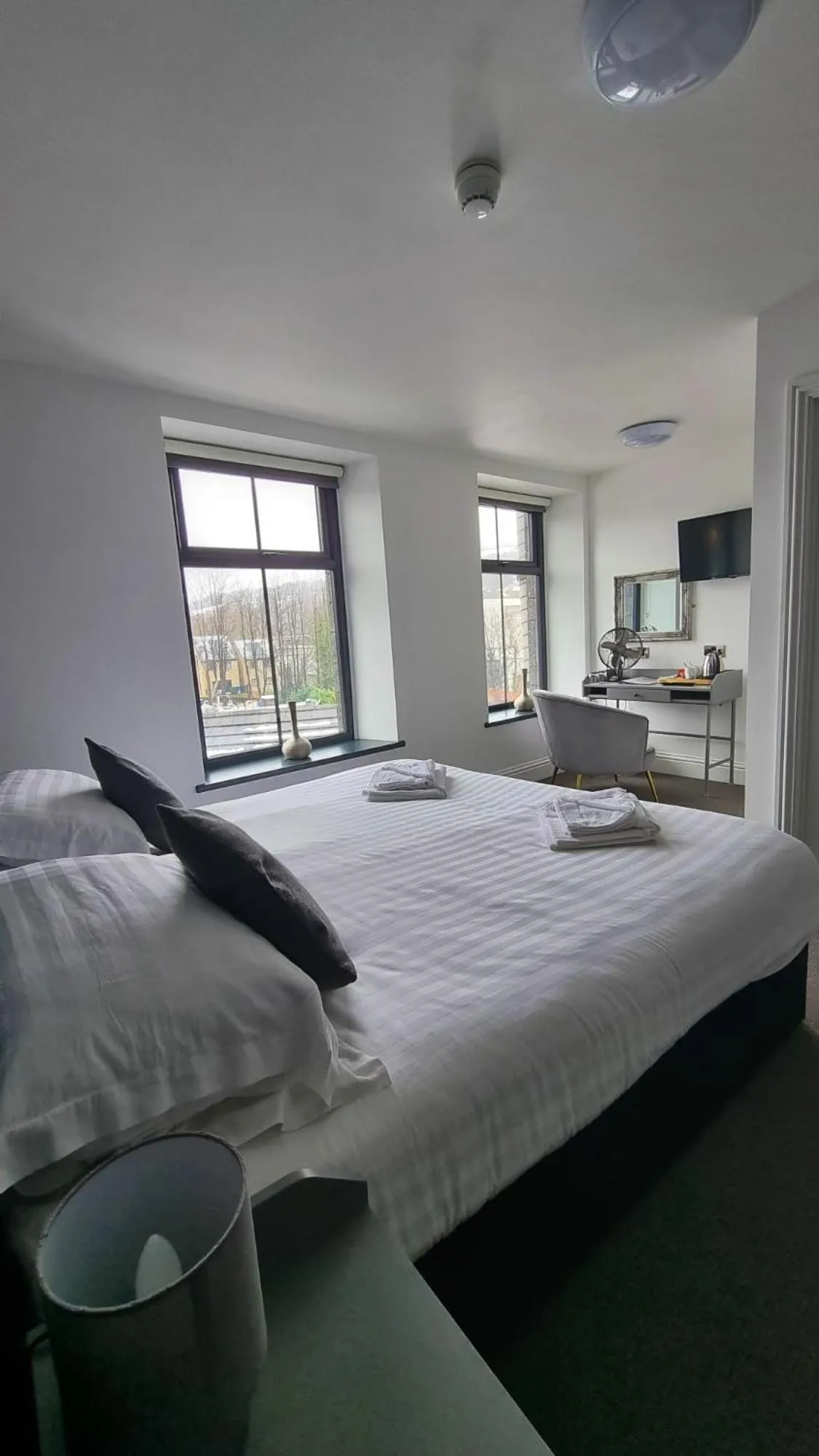 Bed in The Friendship Hotel