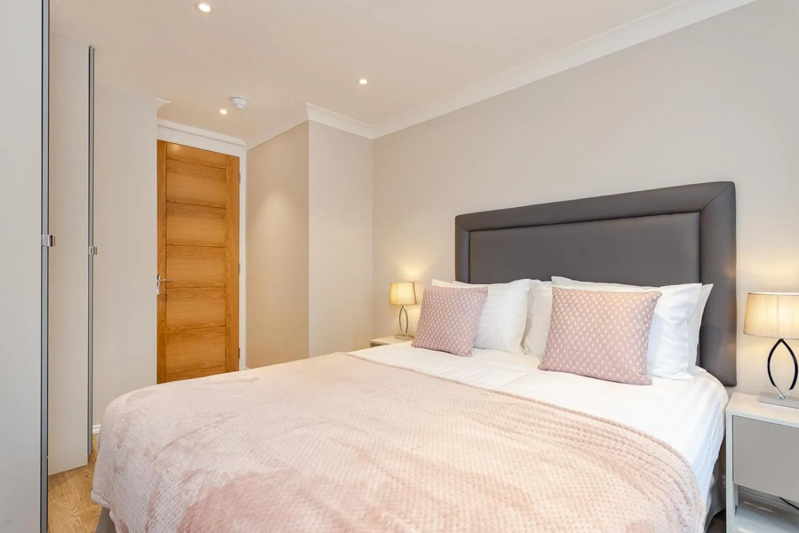 Bed in Cleveland Residences Farringdon