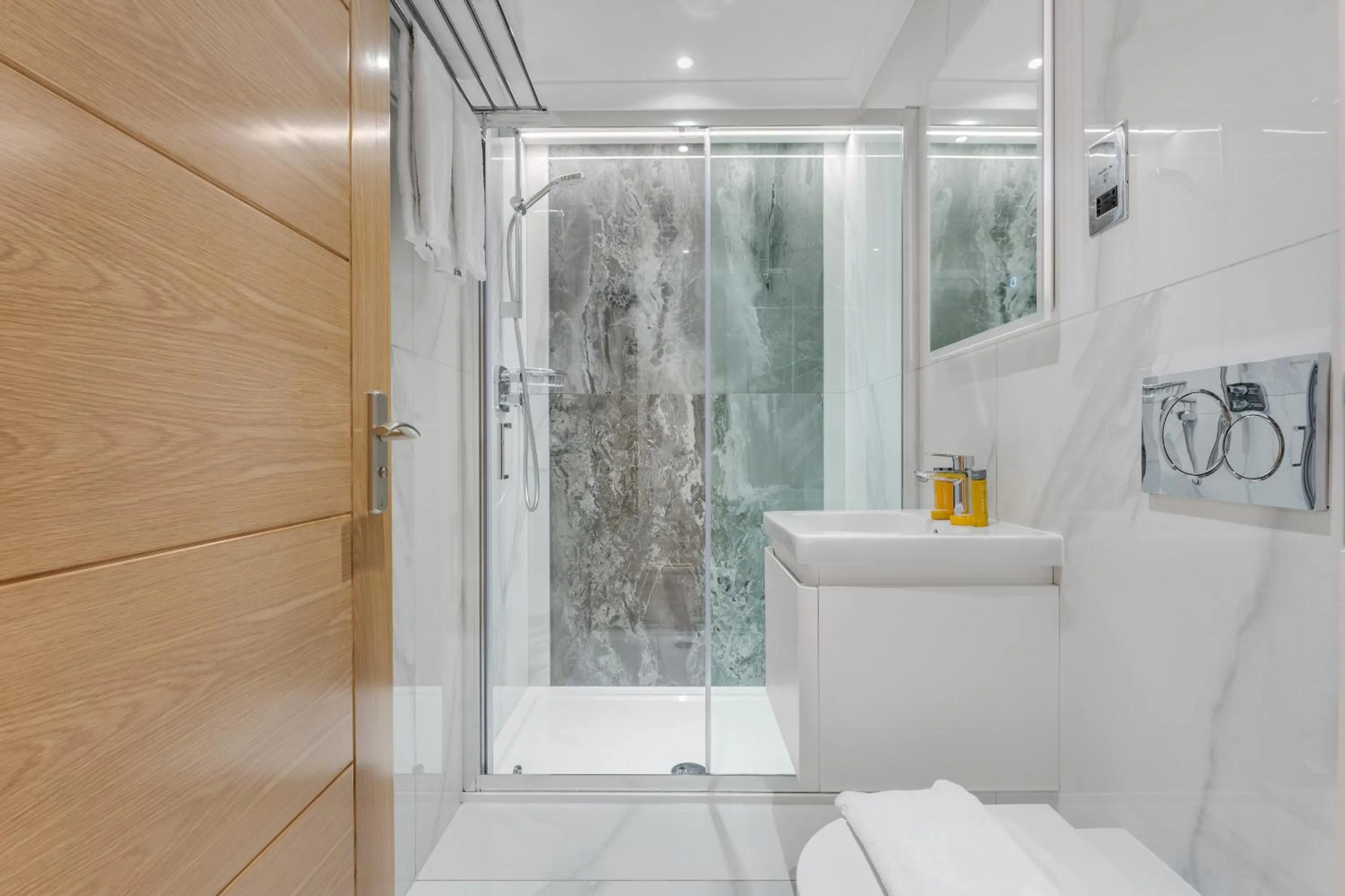 Bathroom in Cleveland Residences Farringdon